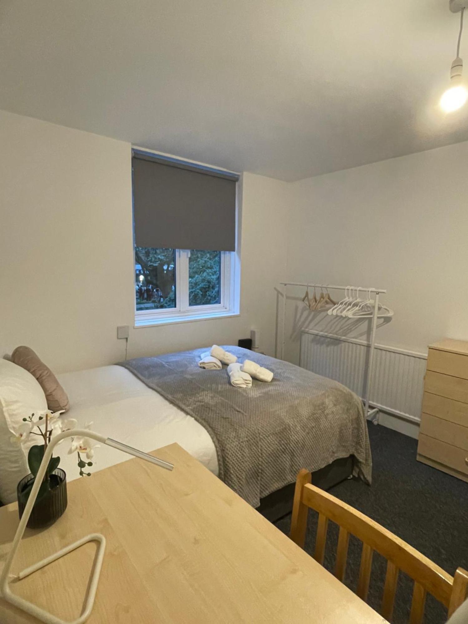 Lovely Triple And Quadruple In Euston & Square In