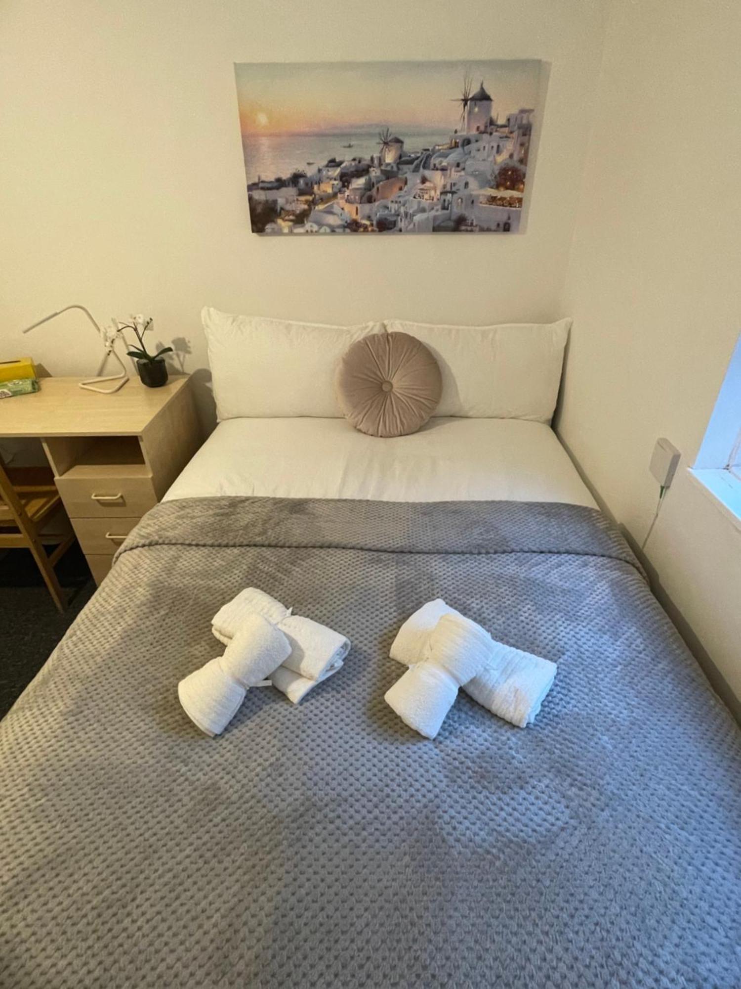 Guest house Lovely Triple And Quadruple In Euston & Square In *