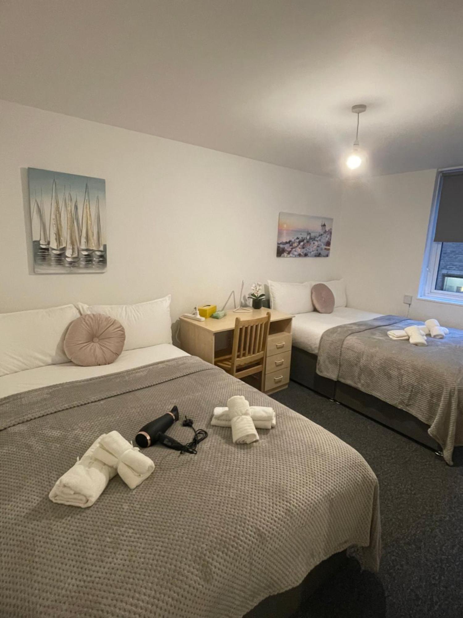 Lovely Triple And Quadruple In Euston & Square In London