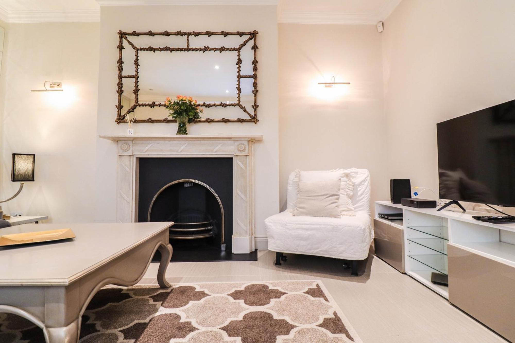 Lovely Kensington Apartment In A Prime Location Apartment