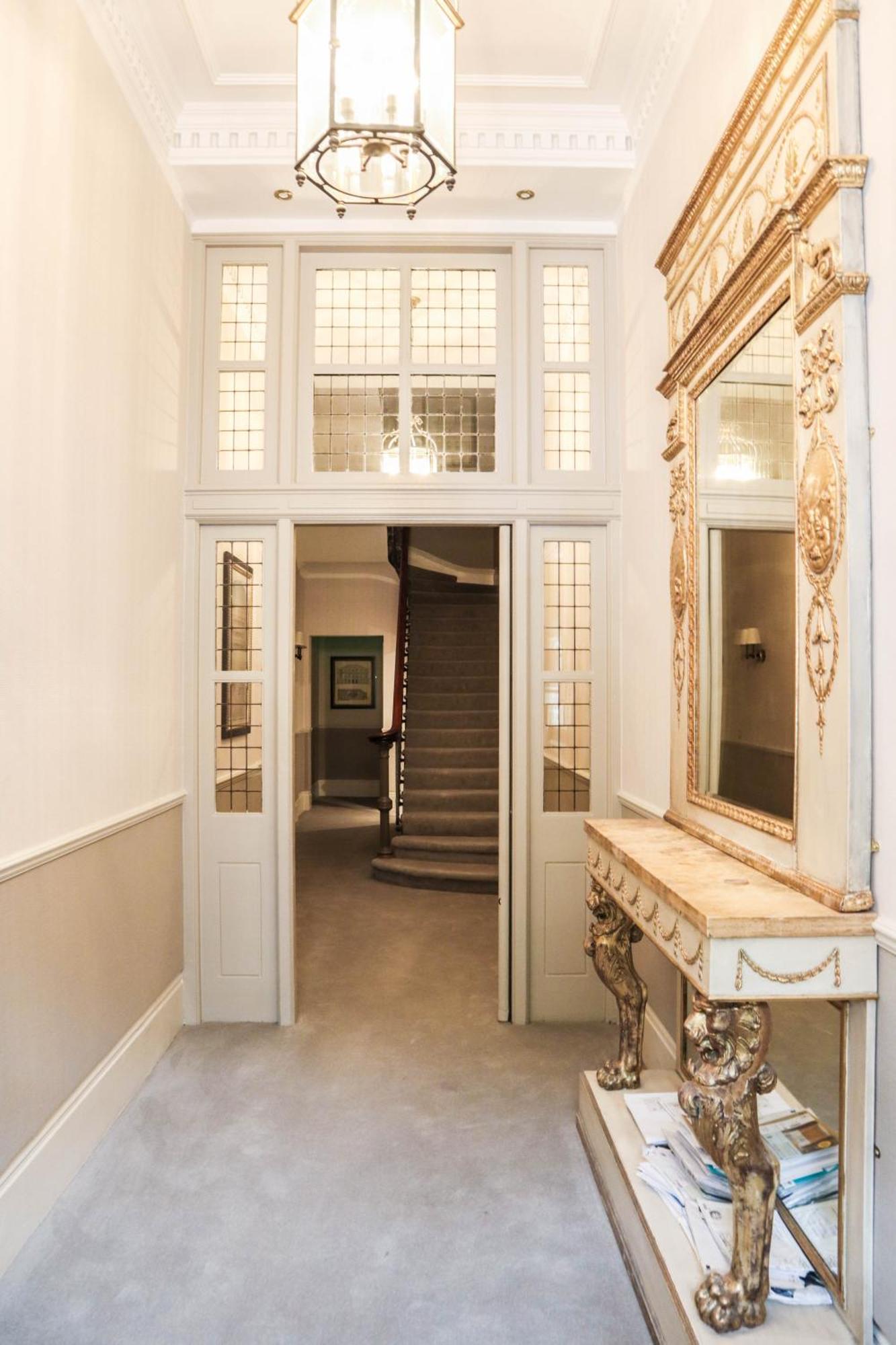 Lovely Kensington Apartment In A Prime Location London