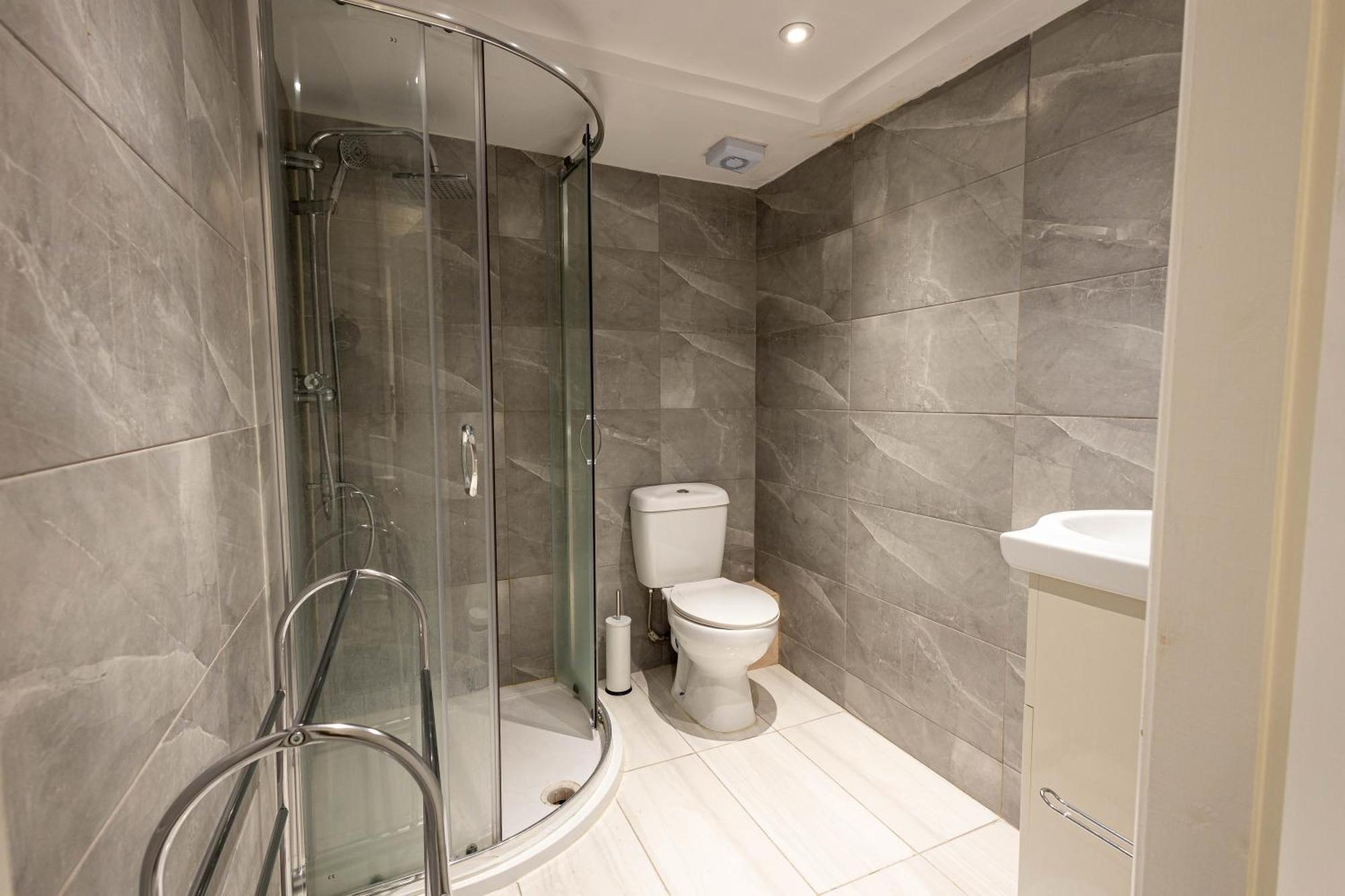 Deluxe Urban Retreat With City Views Studio And One Bedroom Near Camden By Belvilla London