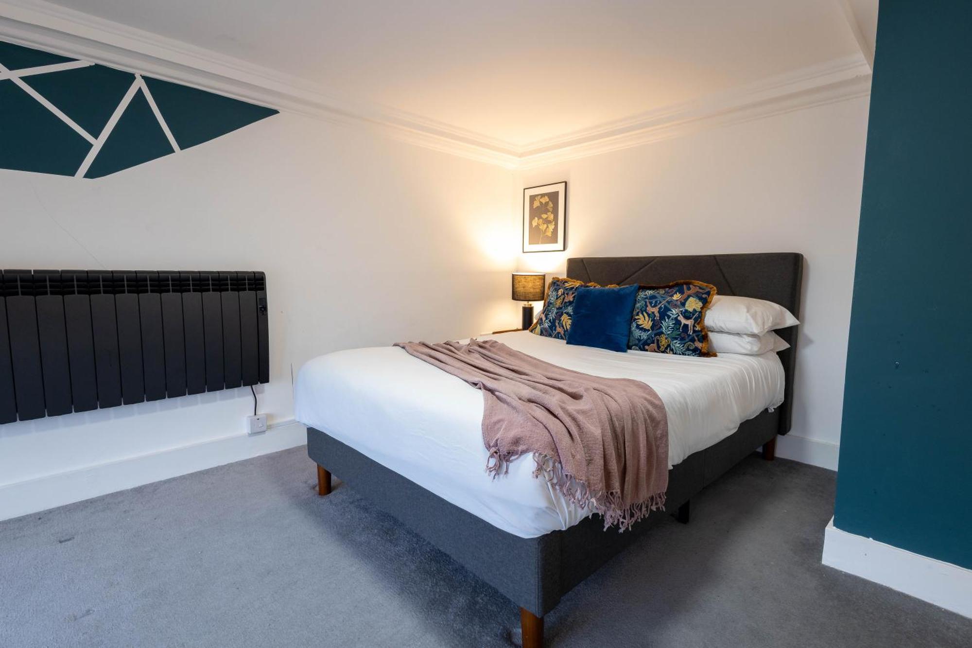 Deluxe Urban Retreat With City Views Studio And One Bedroom Near Camden By Belvilla *
