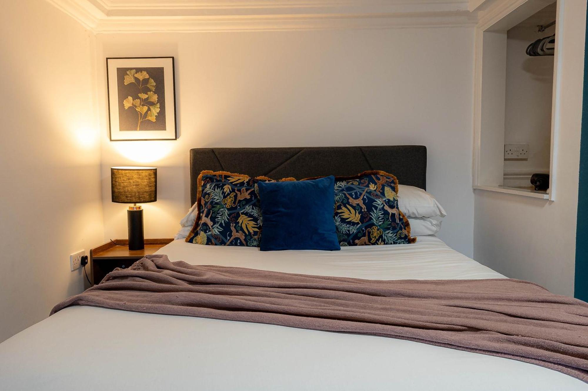 Deluxe Urban Retreat With City Views Studio And One Bedroom Near Camden By Belvilla