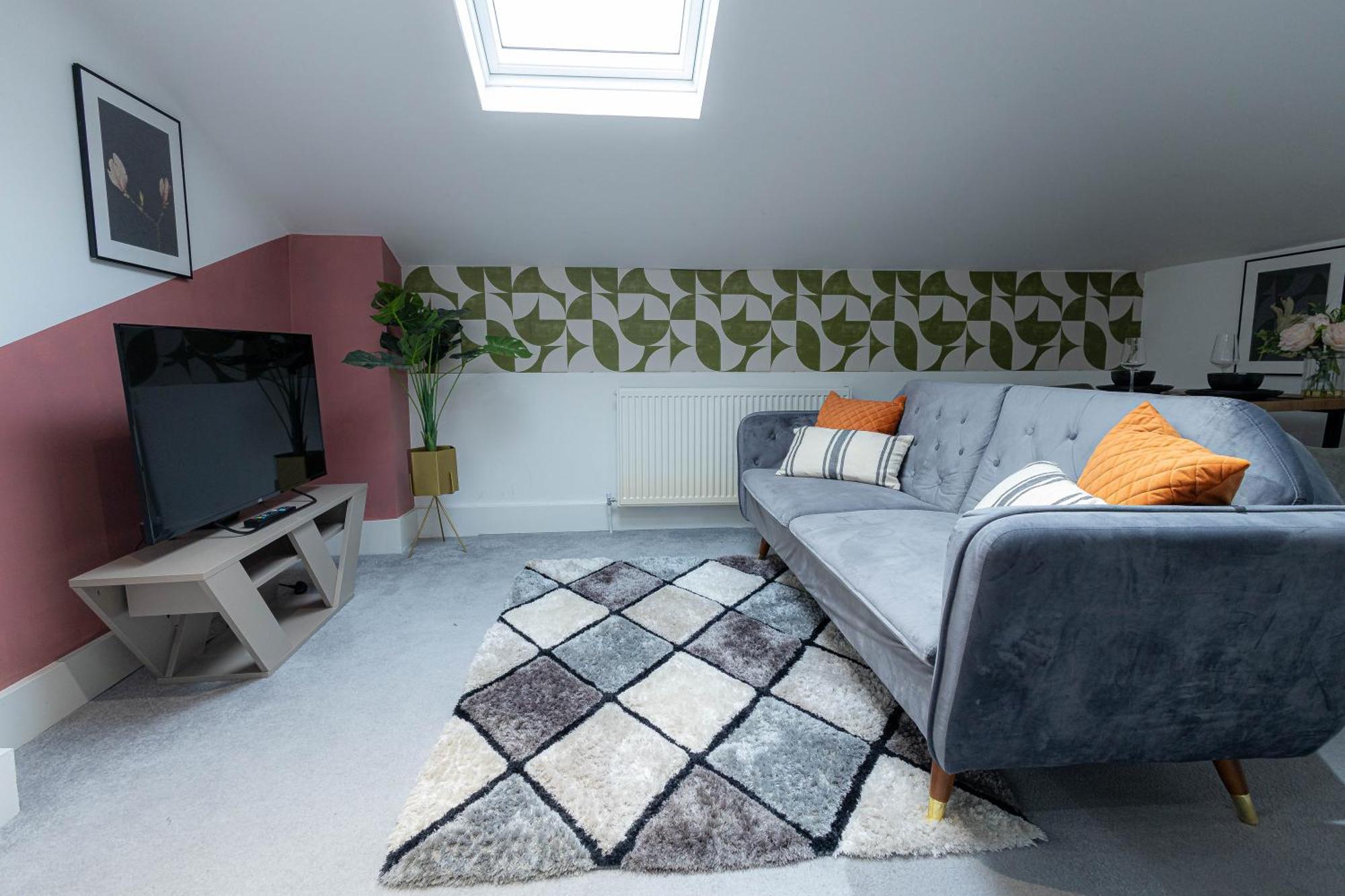 Deluxe Urban Retreat With City Views Studio And One Bedroom Near Camden By Belvilla Apartment