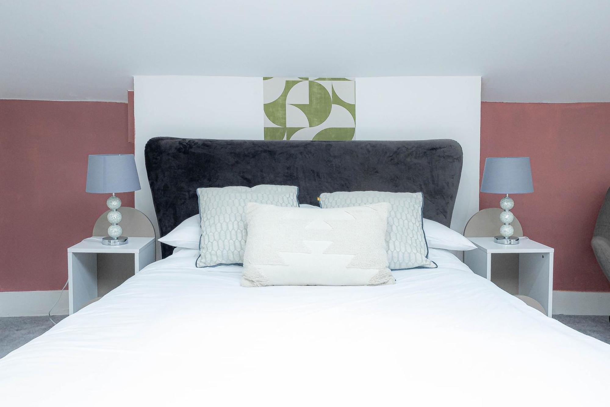 Deluxe Urban Retreat With City Views Studio And One Bedroom Near Camden By Belvilla Apartment