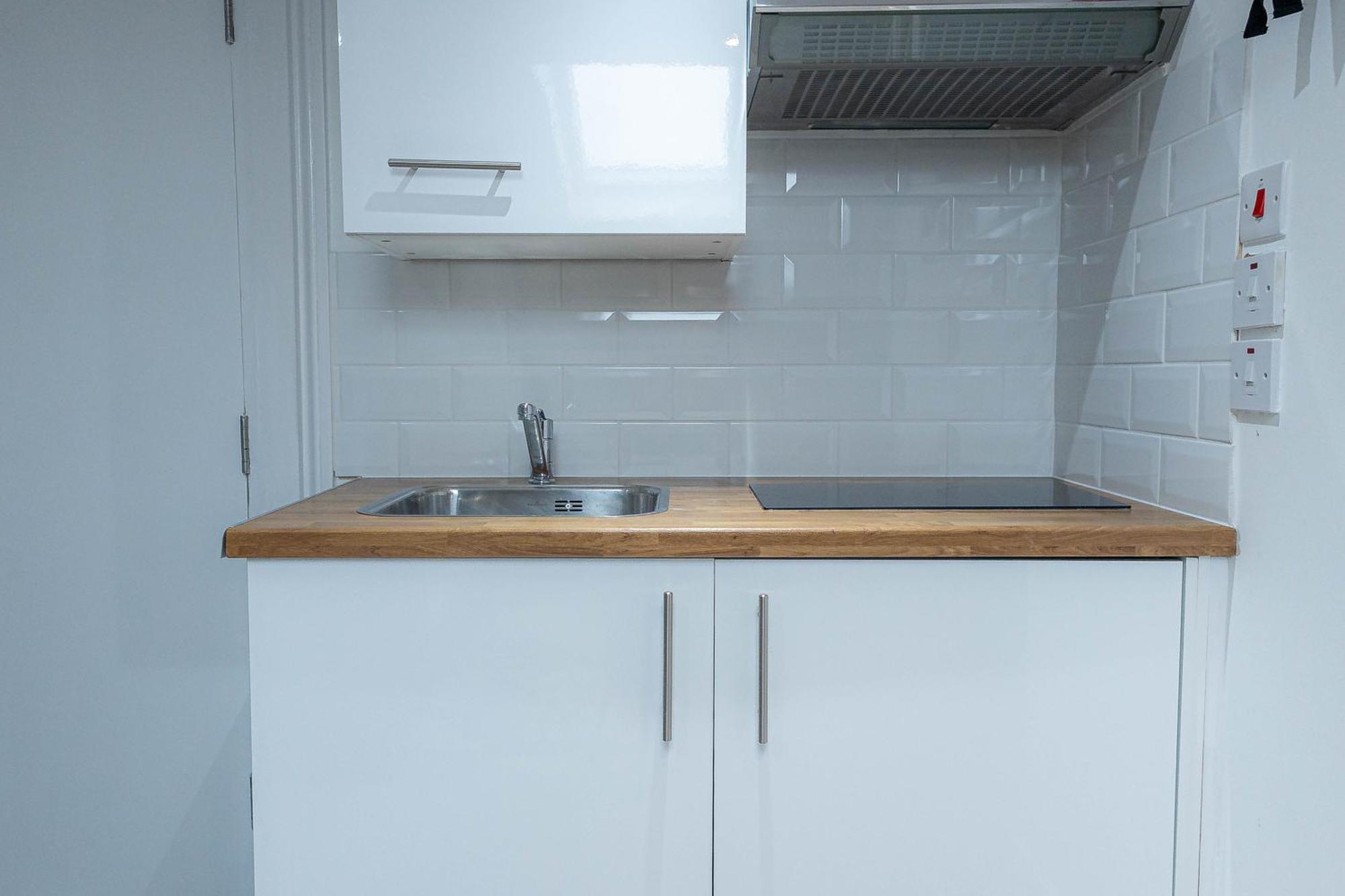 Deluxe Urban Retreat With City Views Studio And One Bedroom Near Camden By Belvilla *