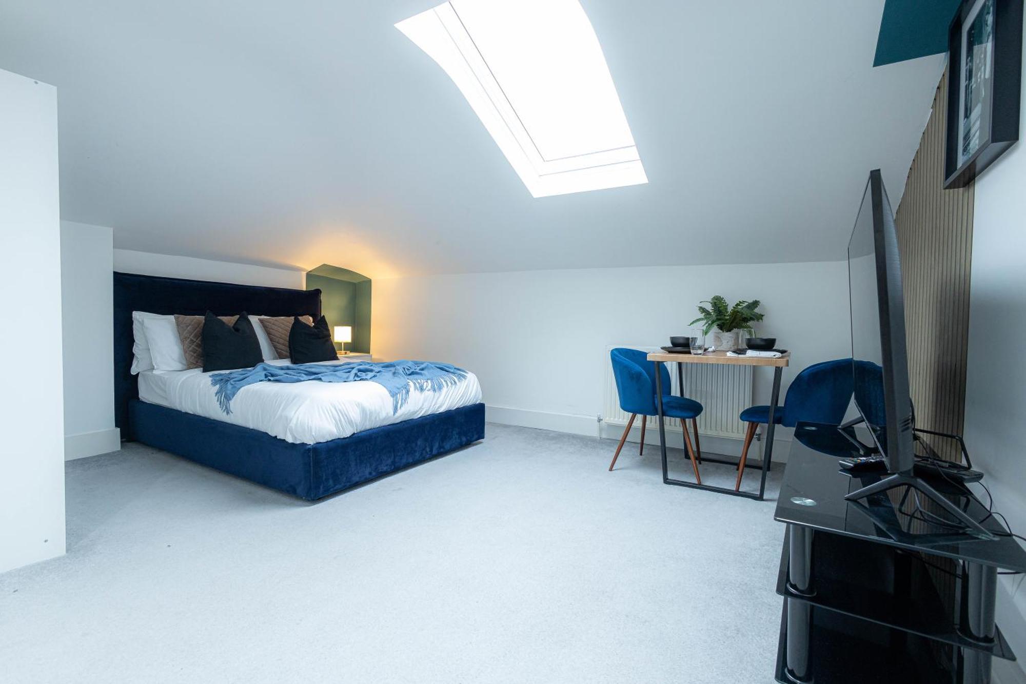 Deluxe Urban Retreat With City Views Studio And One Bedroom Near Camden By Belvilla *