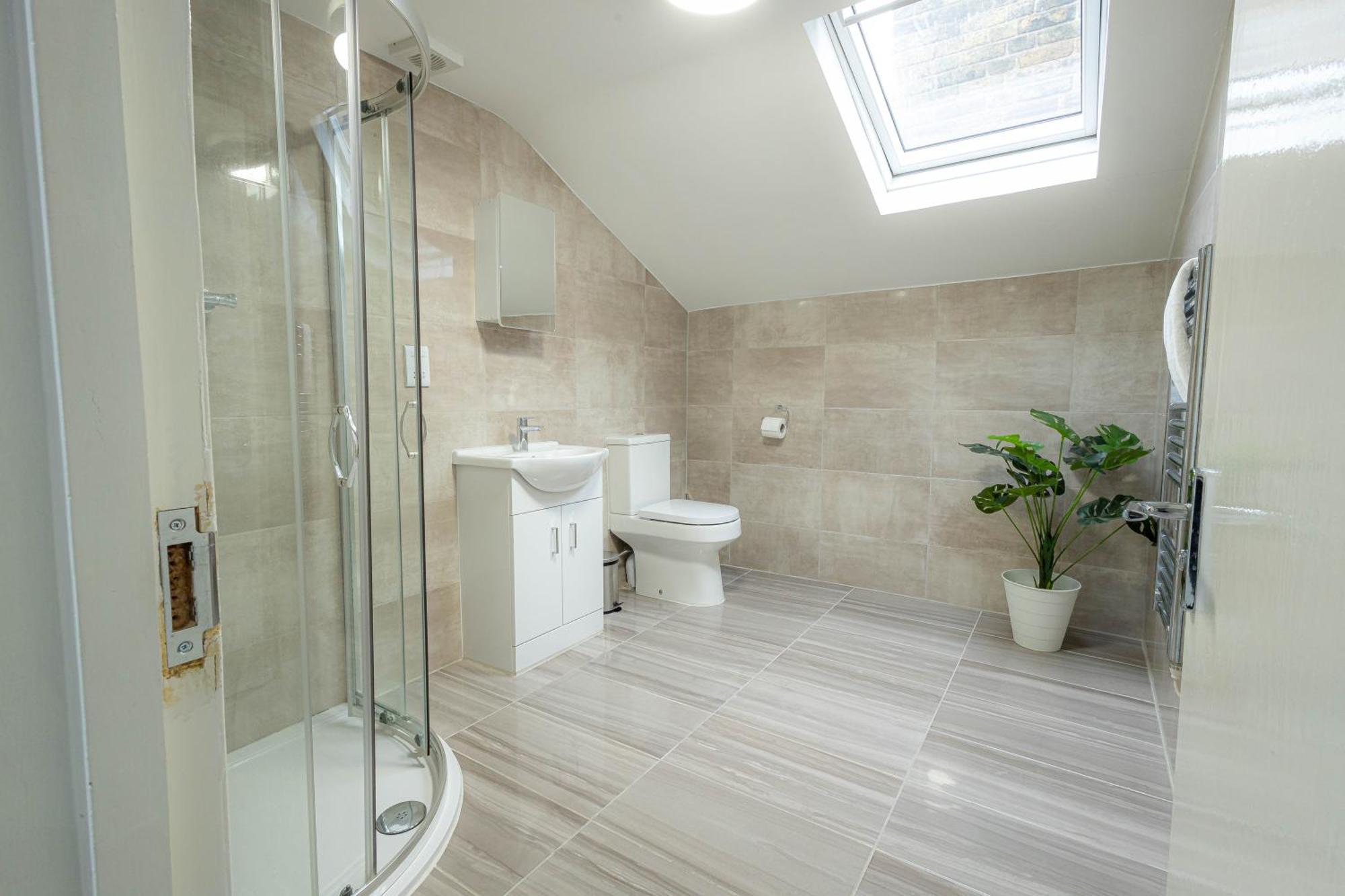 Deluxe Urban Retreat With City Views Studio And One Bedroom Near Camden By Belvilla London