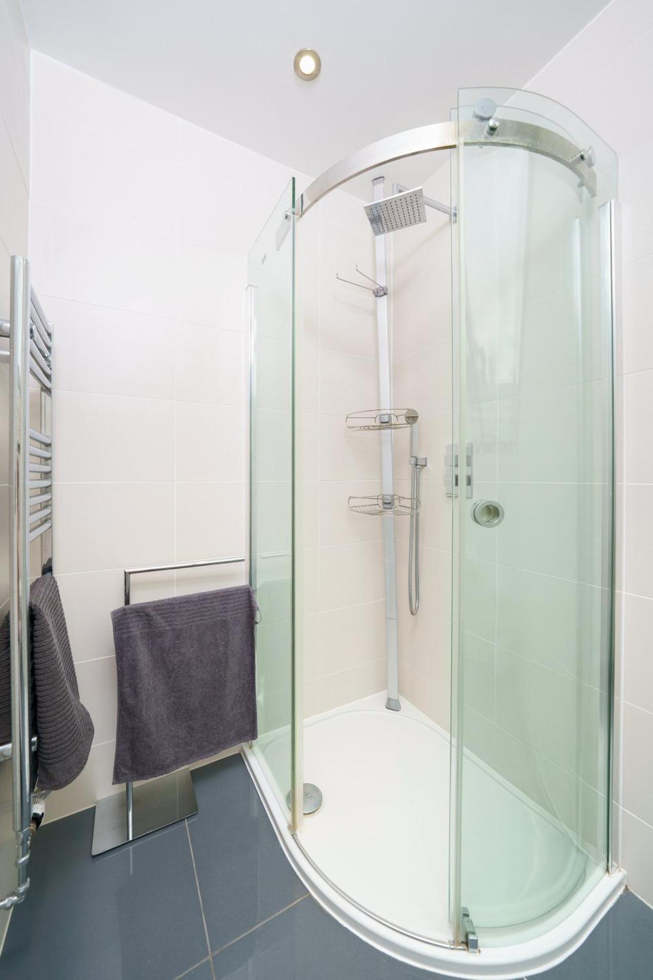 En-suite In Zone 1 Homestay London
