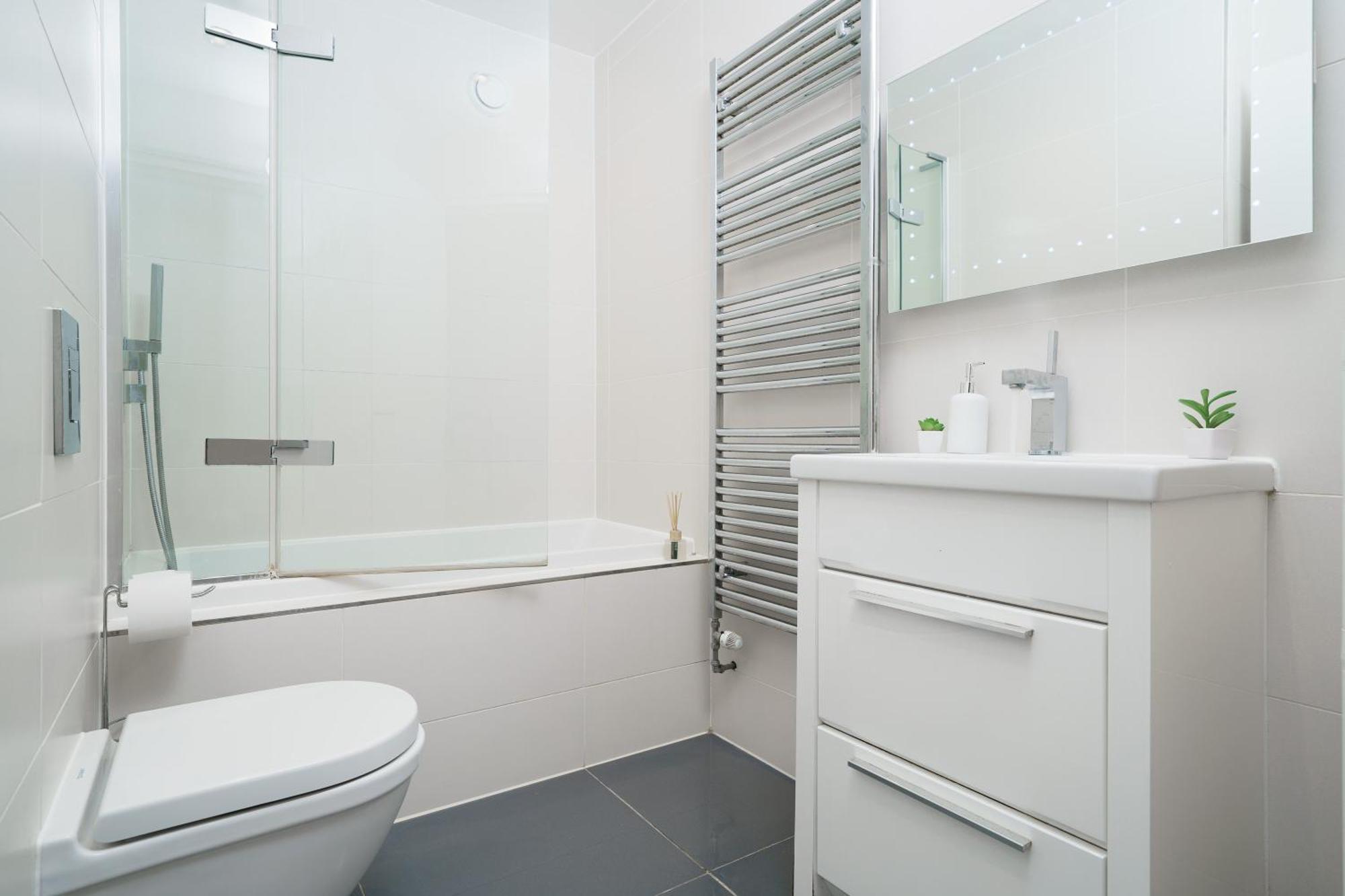 Homestay En-suite In Zone 1 *