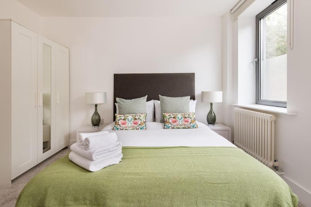 Wild Roses Serviced - Borough Londen