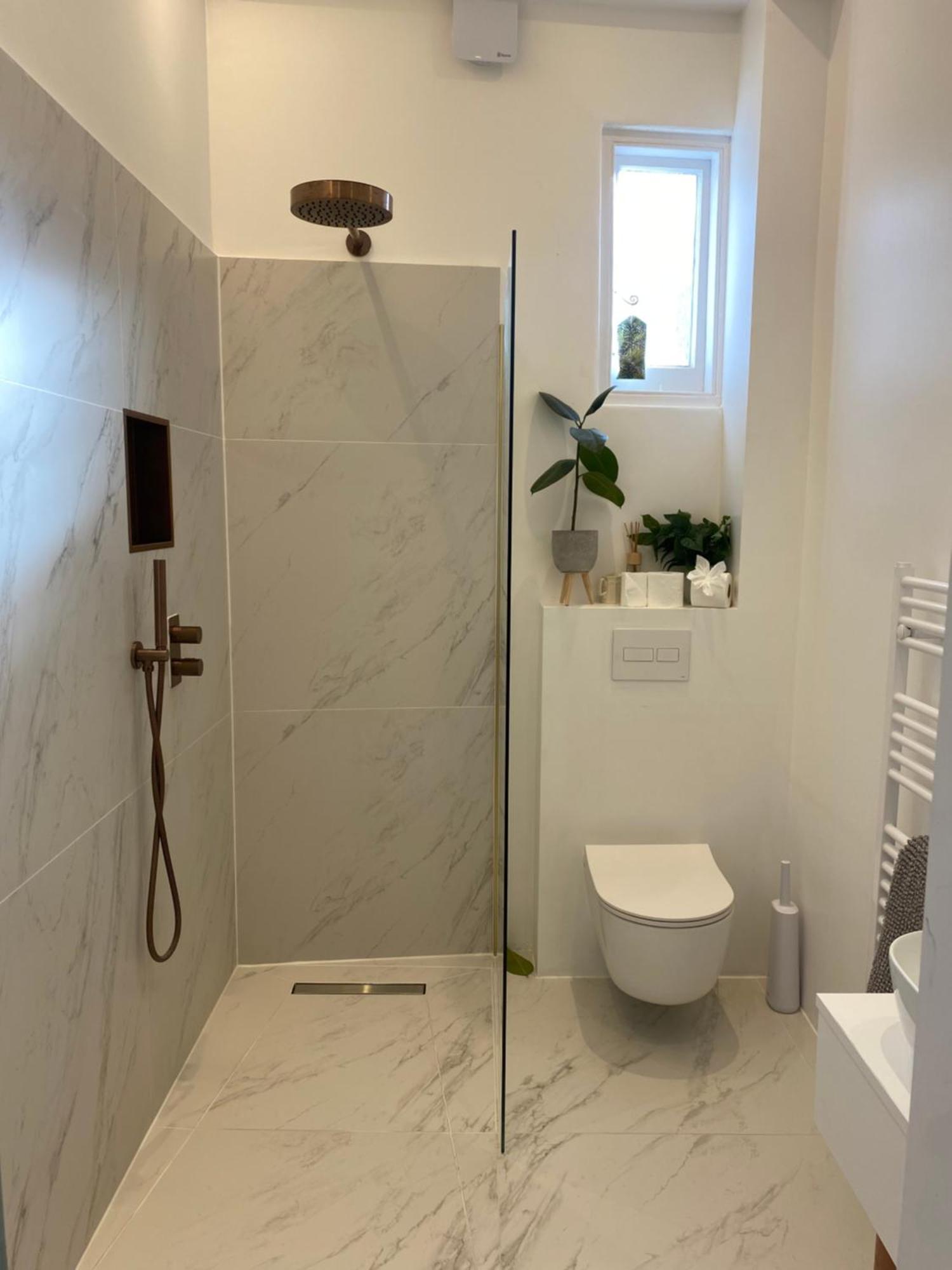 Interior Designed Flat Near Kew Botanical Gardens Apartment