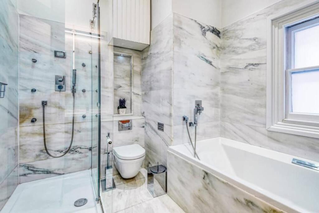2 Bedroom Luxury Flat In South Kensington Apartment *