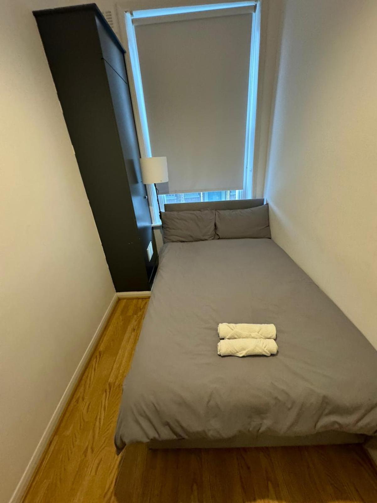 Minutes From Hammersmith And Kensington 2 * London