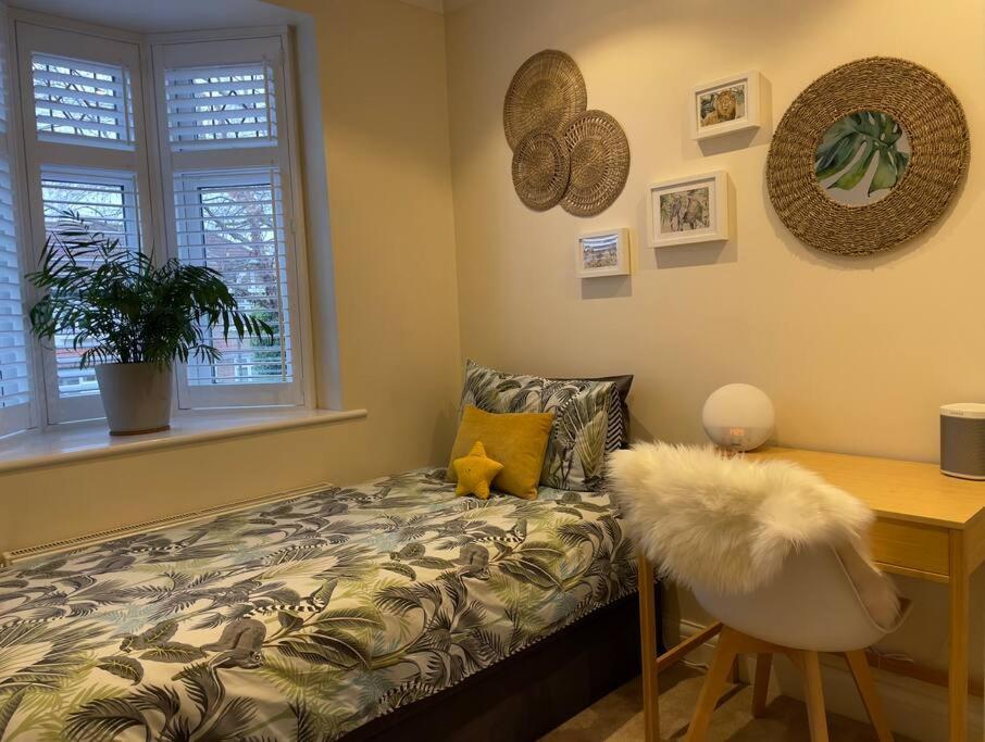 Luxury 4 Bed 2 Bath House With Garden Near Wimbledon Holiday home