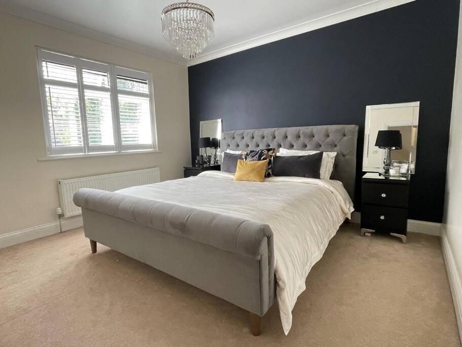 Luxury 4 Bed 2 Bath House With Garden Near Wimbledon * London