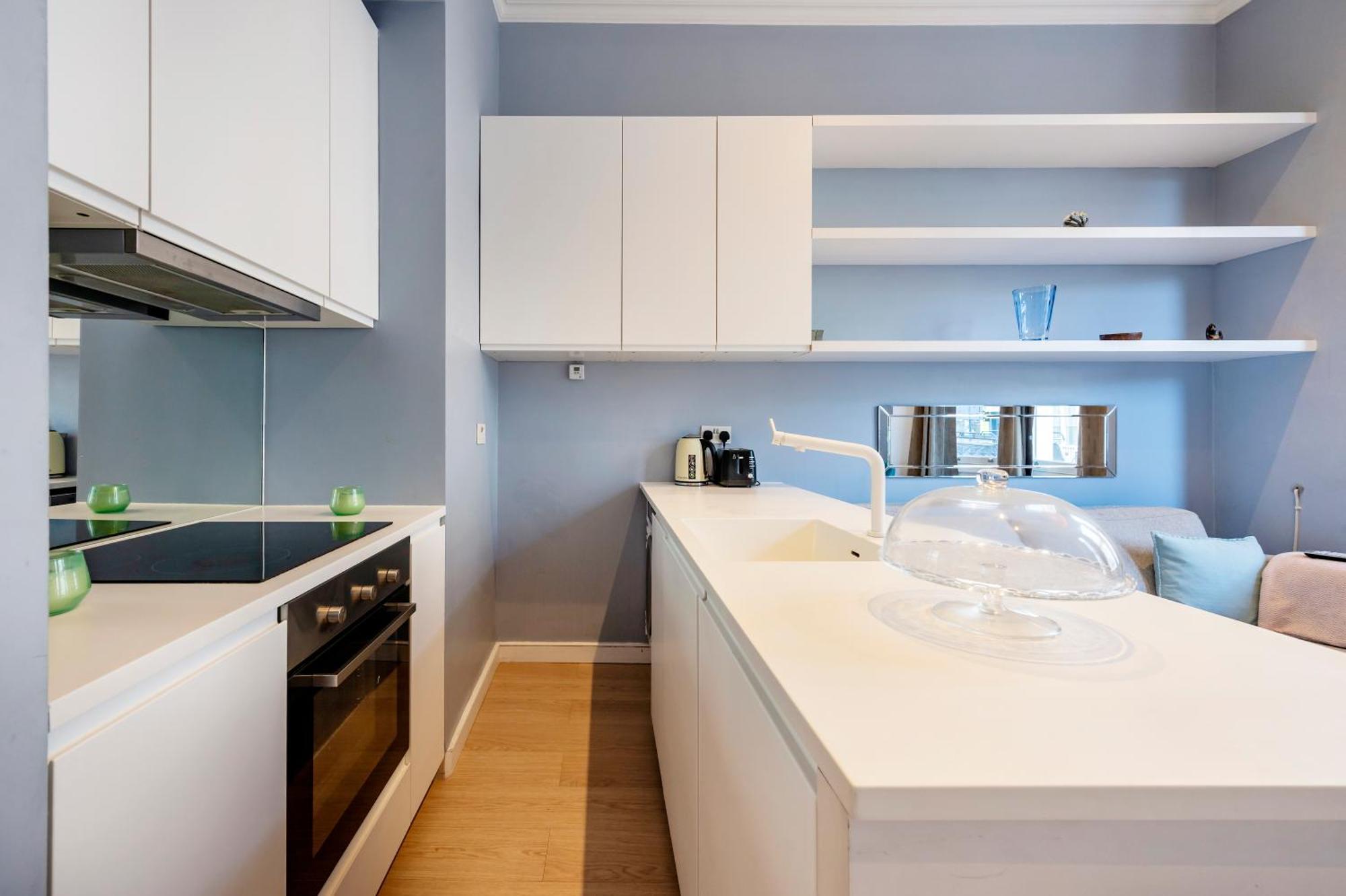 Chelsea Two Bedroom Apartment *