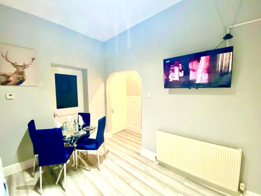 One Bedroom Ground Floor Flat In Apartamento *