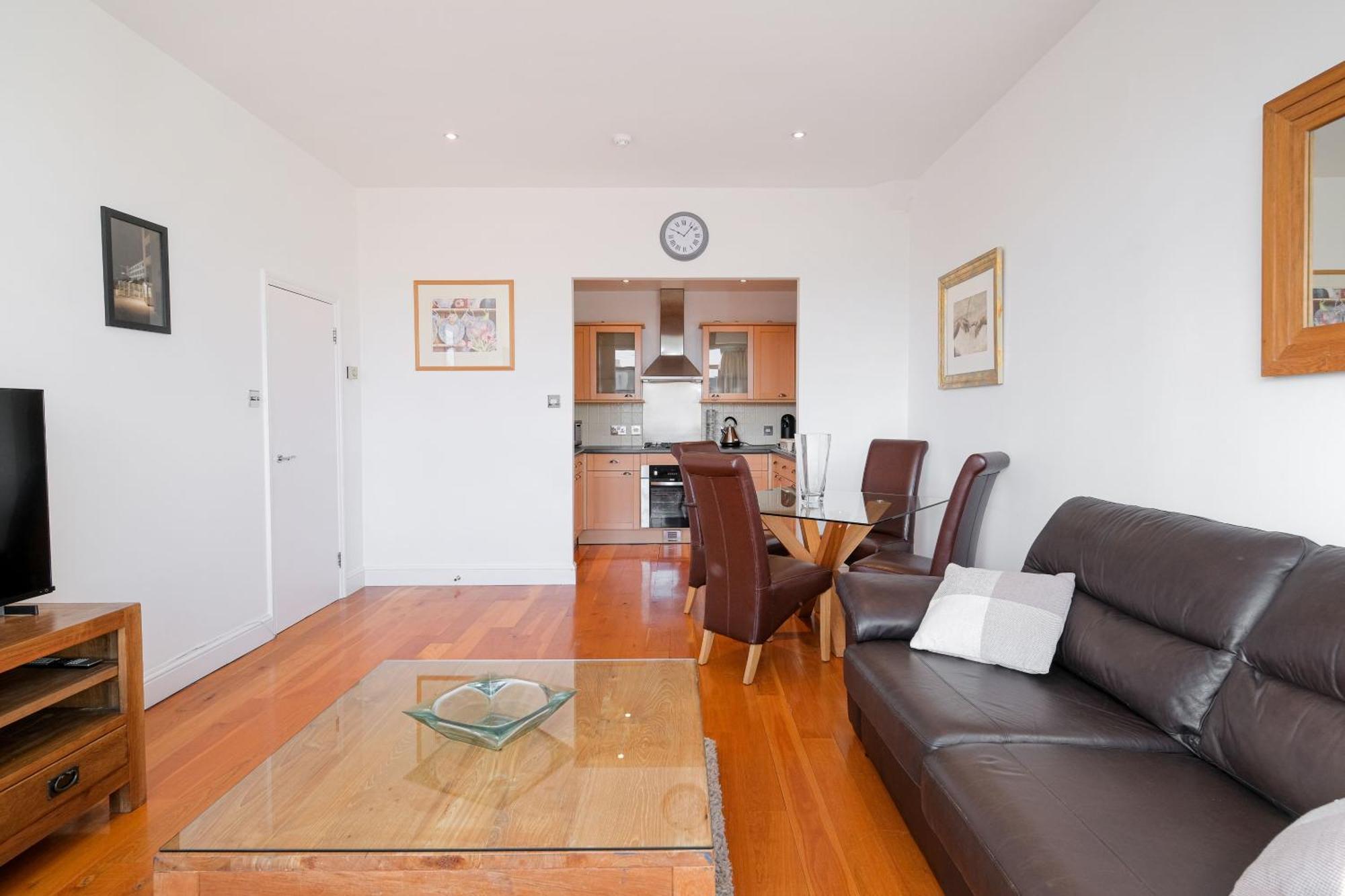 Stylish 2 Bed Flat In Canal Side Gated Development Apartamento Londres