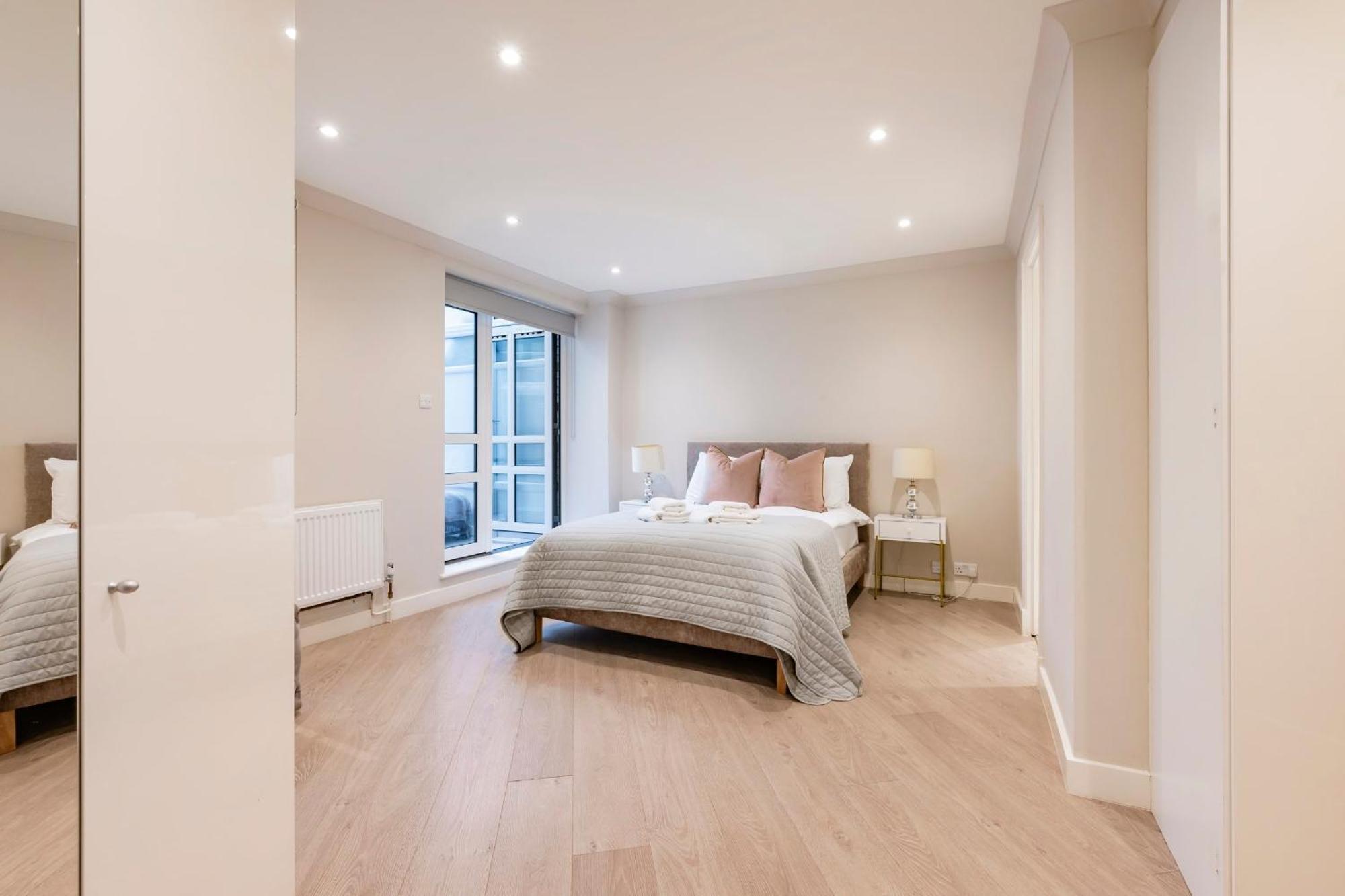 Apartment Stunning 2-bedroom-hosted By Sweetstay