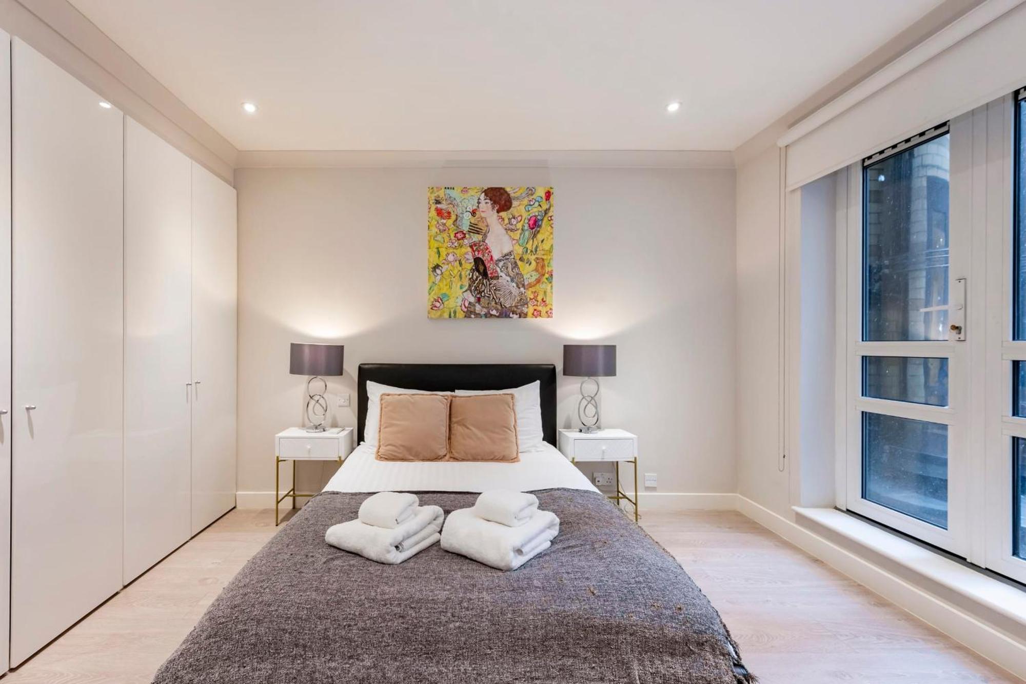 Apartment Stunning 2-bedroom-hosted By Sweetstay