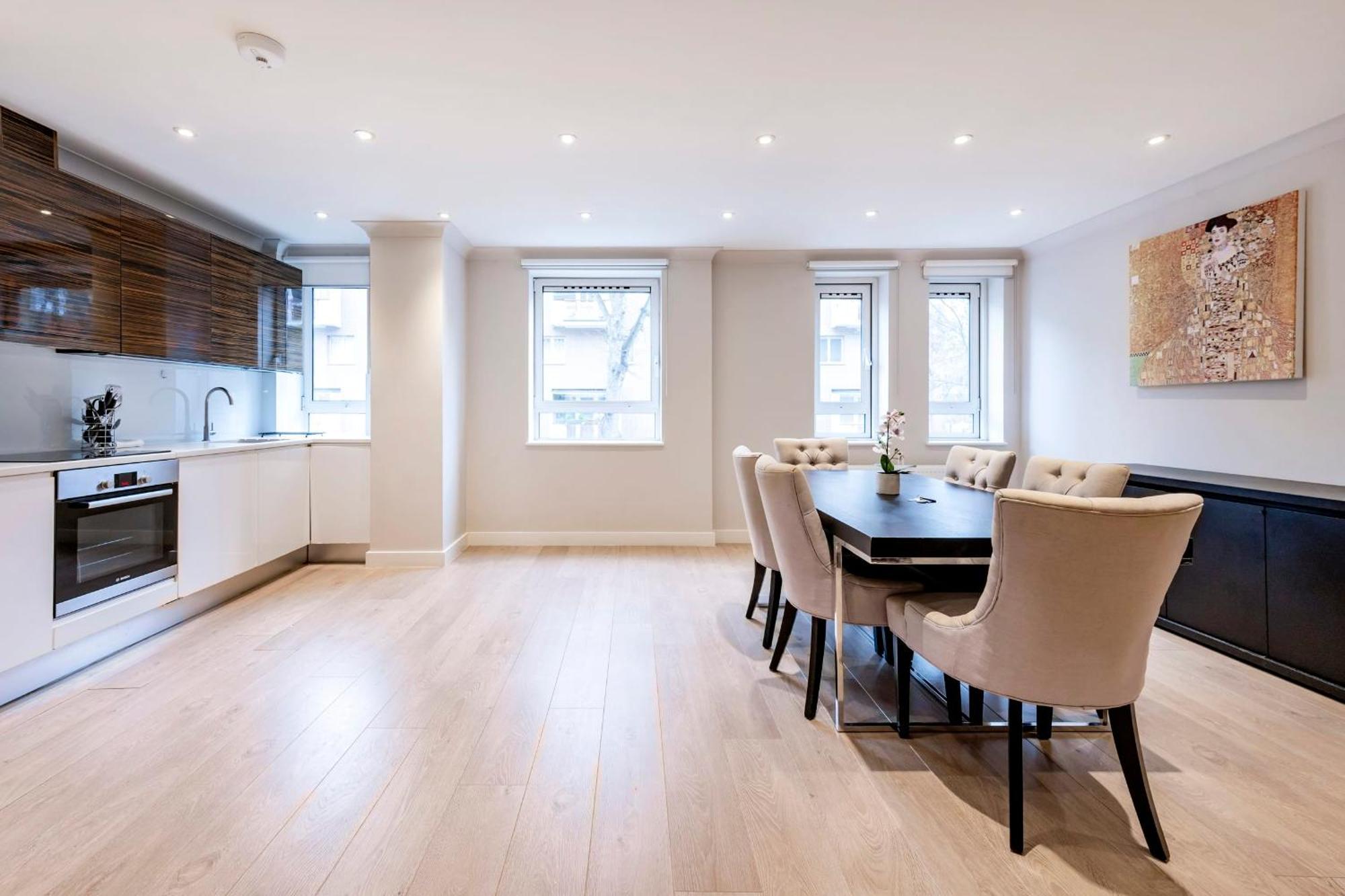 Stunning 2-bedroom-hosted By Sweetstay Apartment London