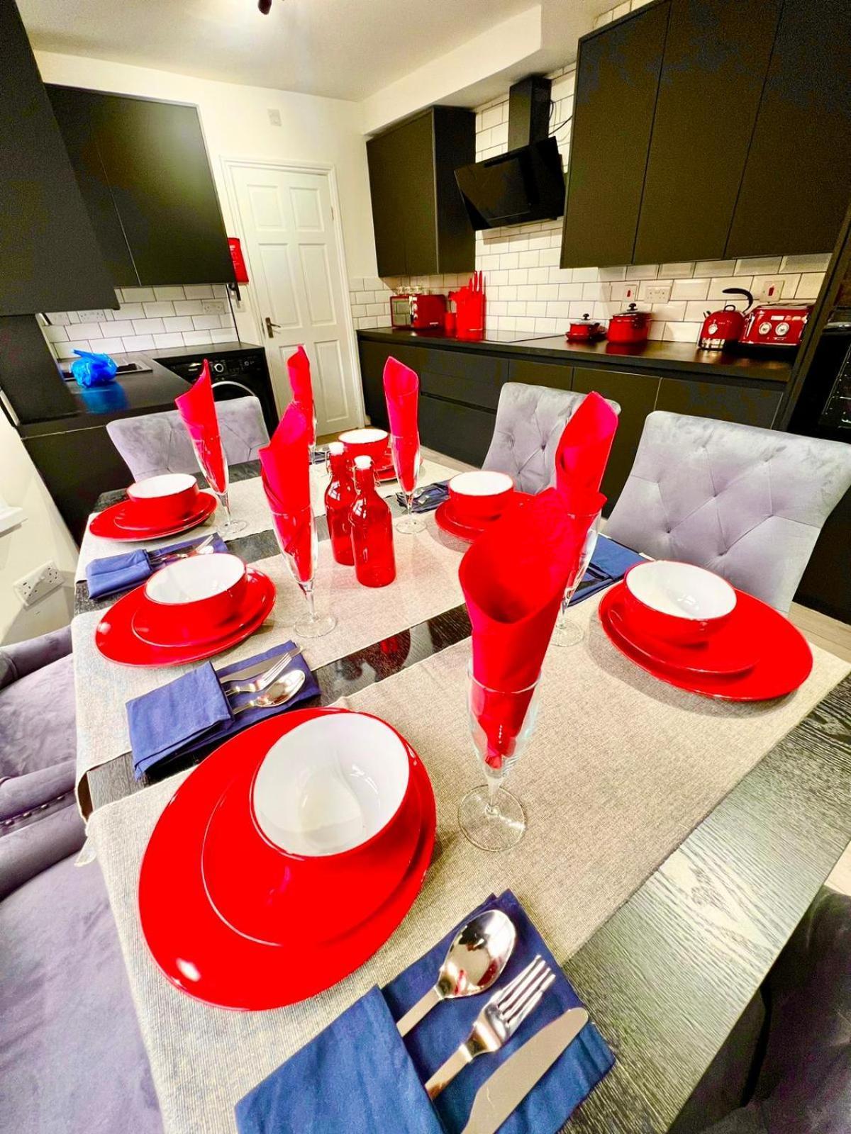 Vakantiehuis Stratford City - Luxe House With Garden