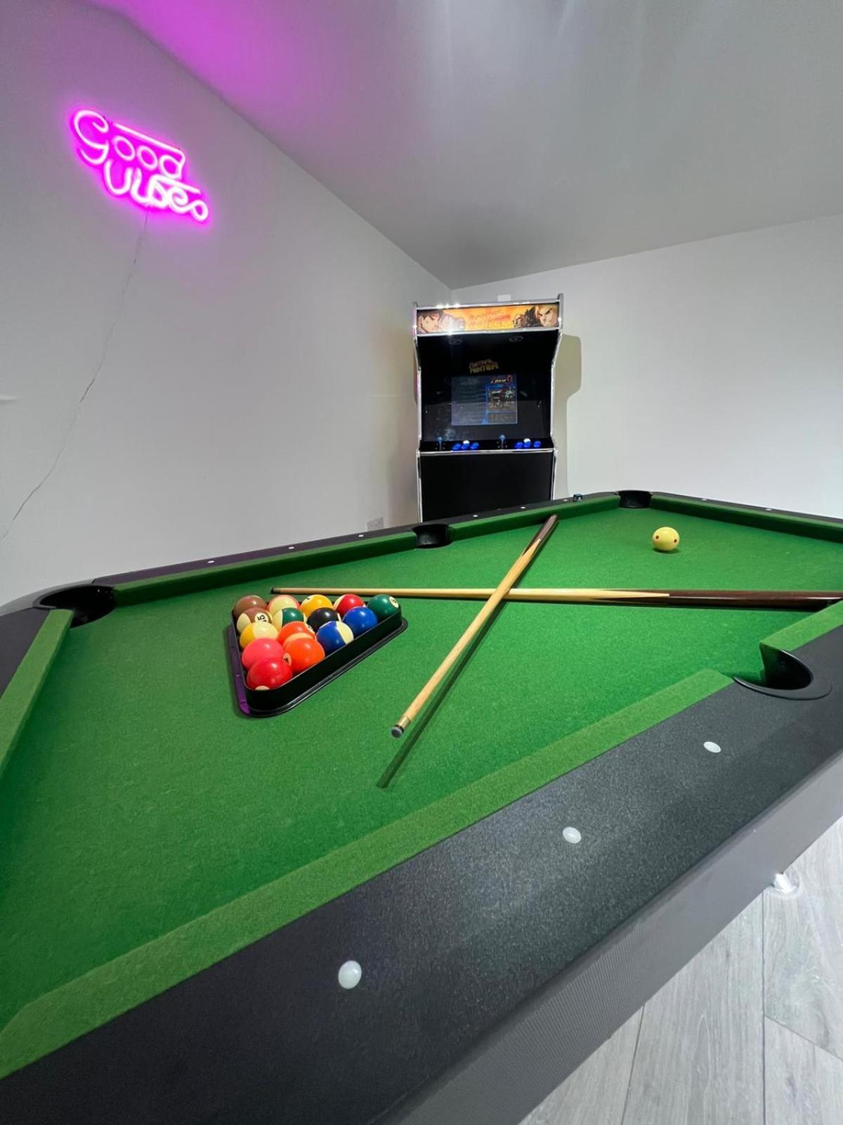 Сasa de vacaciones Stratford City - Luxe House With Garden *