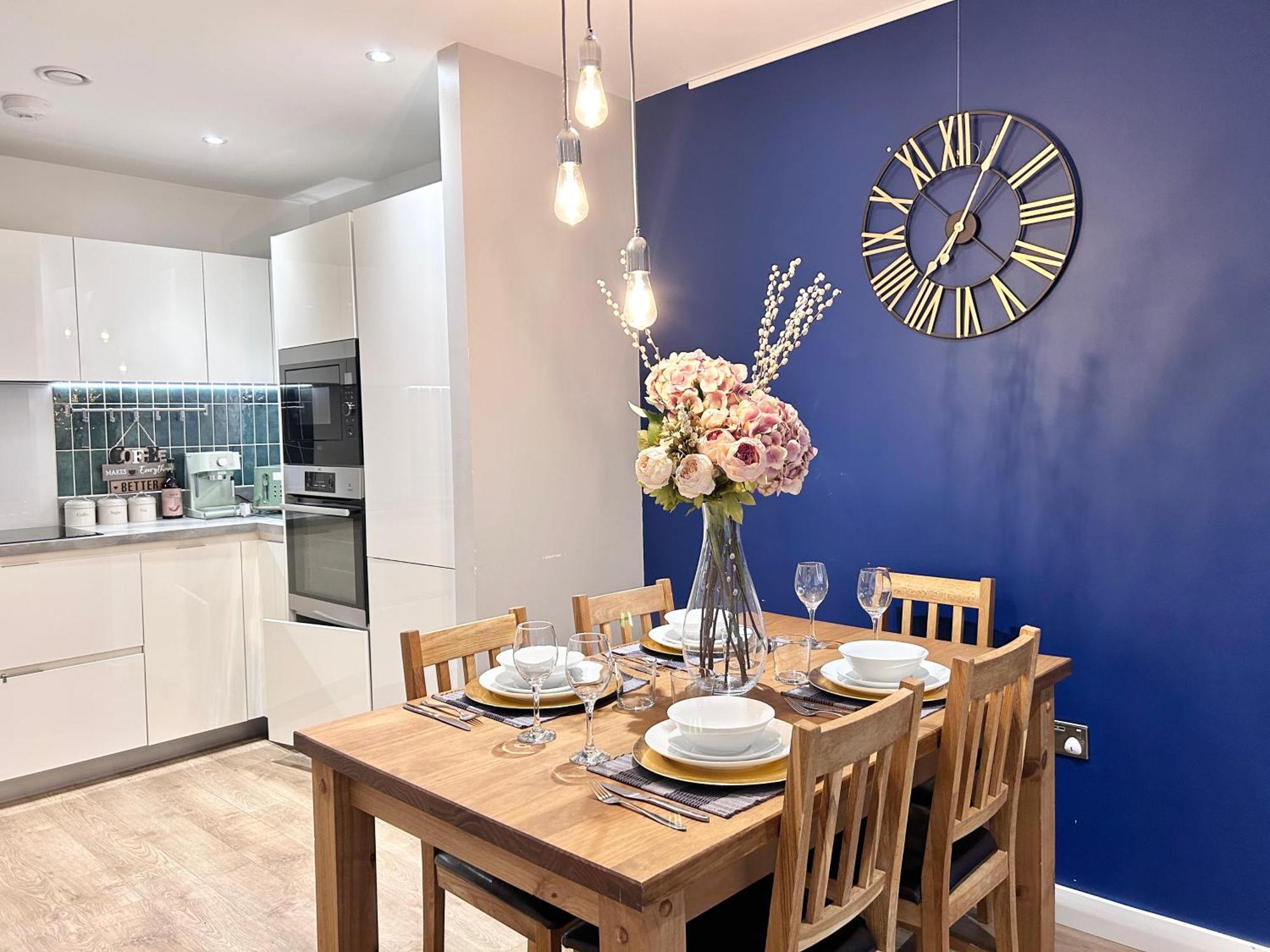 Canary Wharf, Sleeps 4, Fast Wifi, Gym, Prime Location Apartment