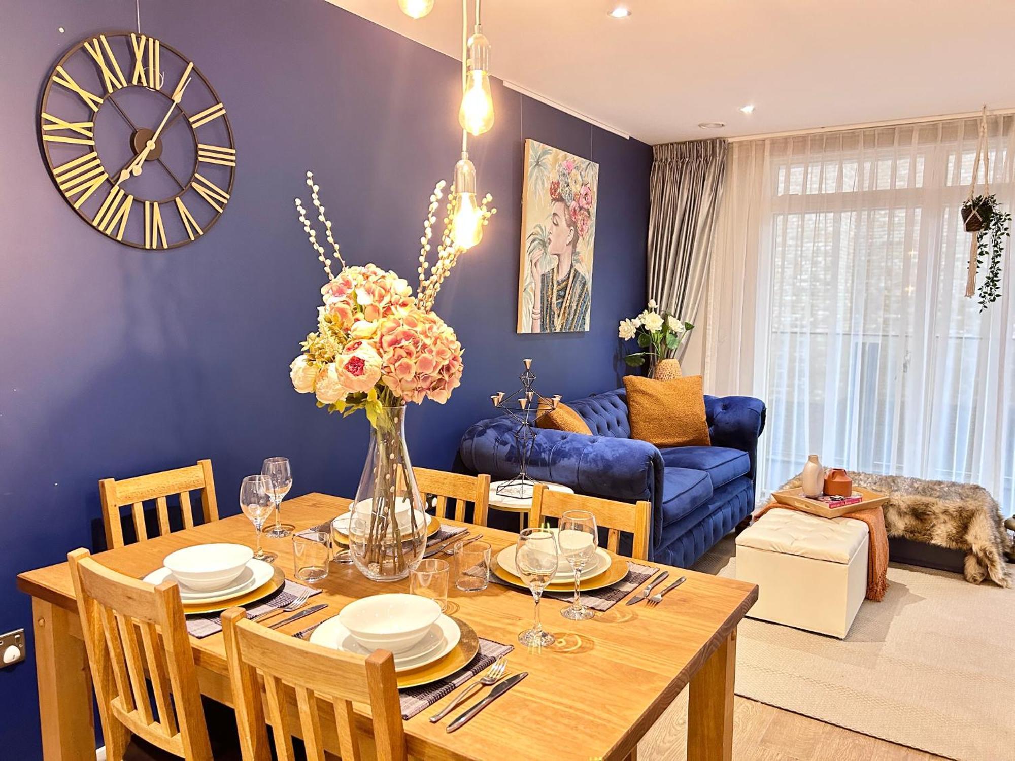 Apartment Canary Wharf, Sleeps 4, Fast Wifi, Gym, Prime Location