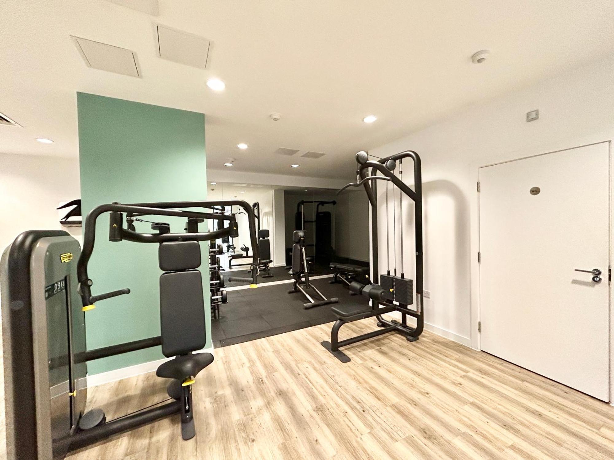 Apartment Canary Wharf, Sleeps 4, Fast Wifi, Gym, Prime Location