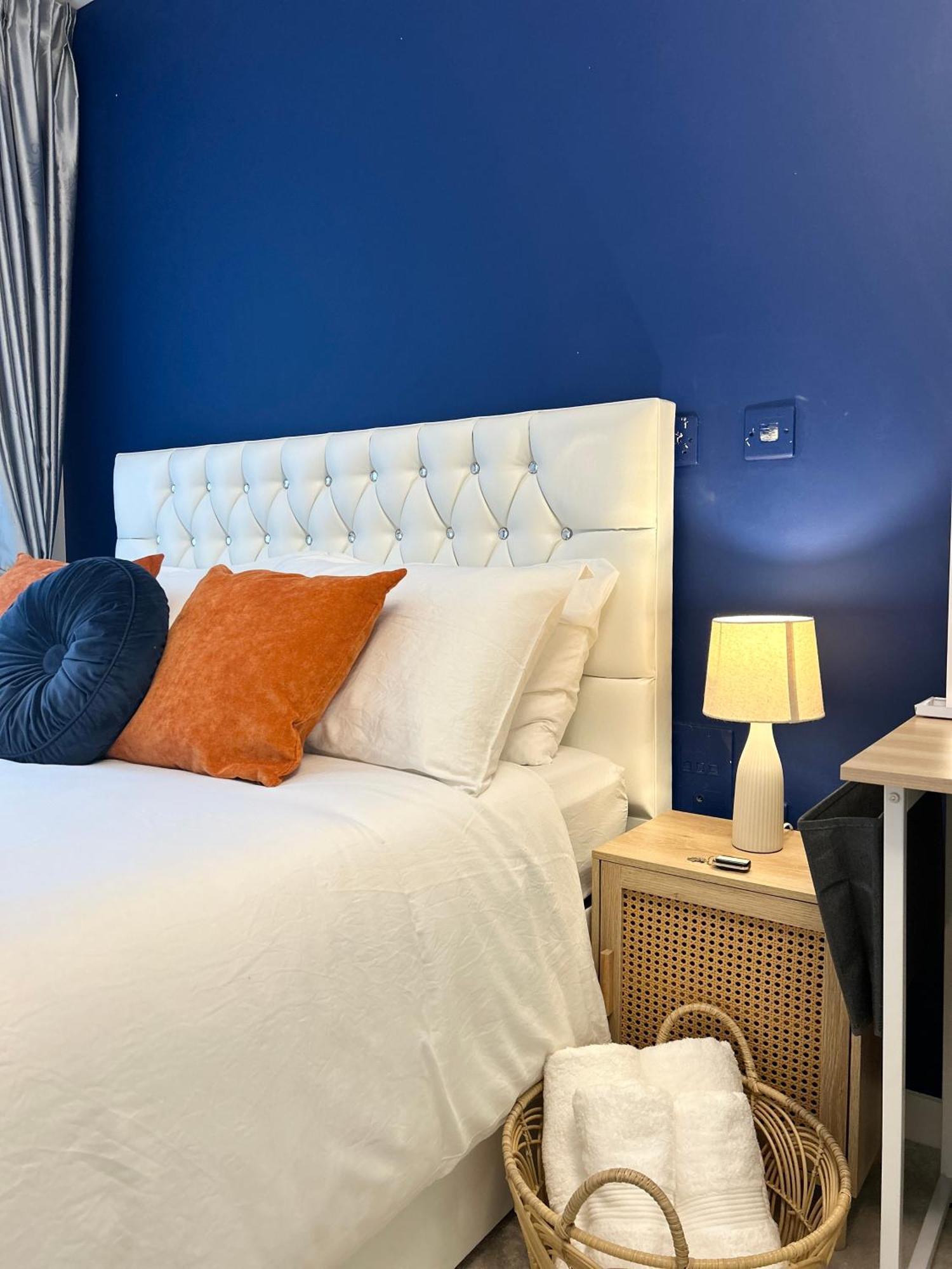 Apartment Canary Wharf, Sleeps 4, Fast Wifi, Gym, Prime Location *