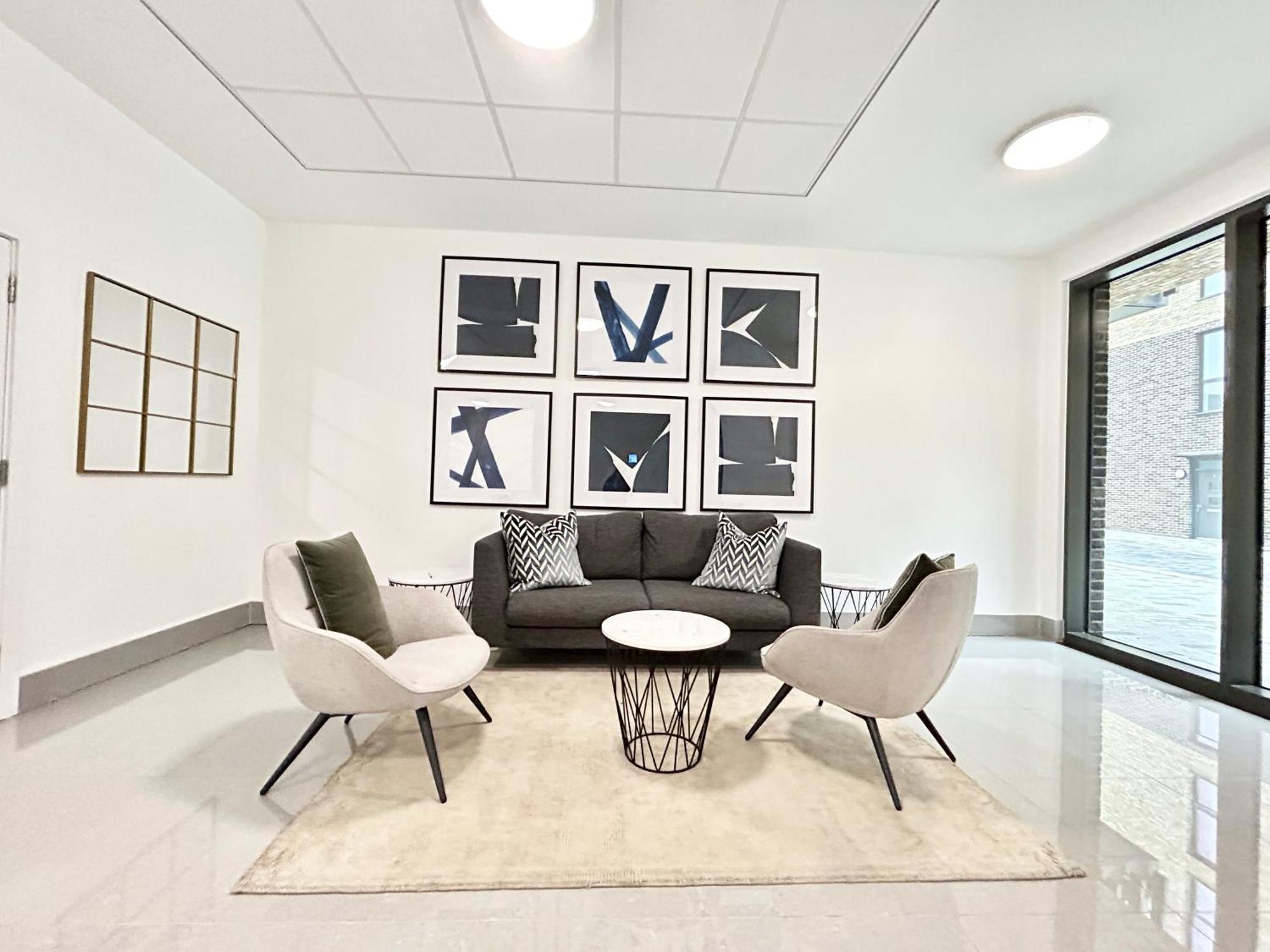 Canary Wharf, Sleeps 4, Fast Wifi, Gym, Prime Location Apartment