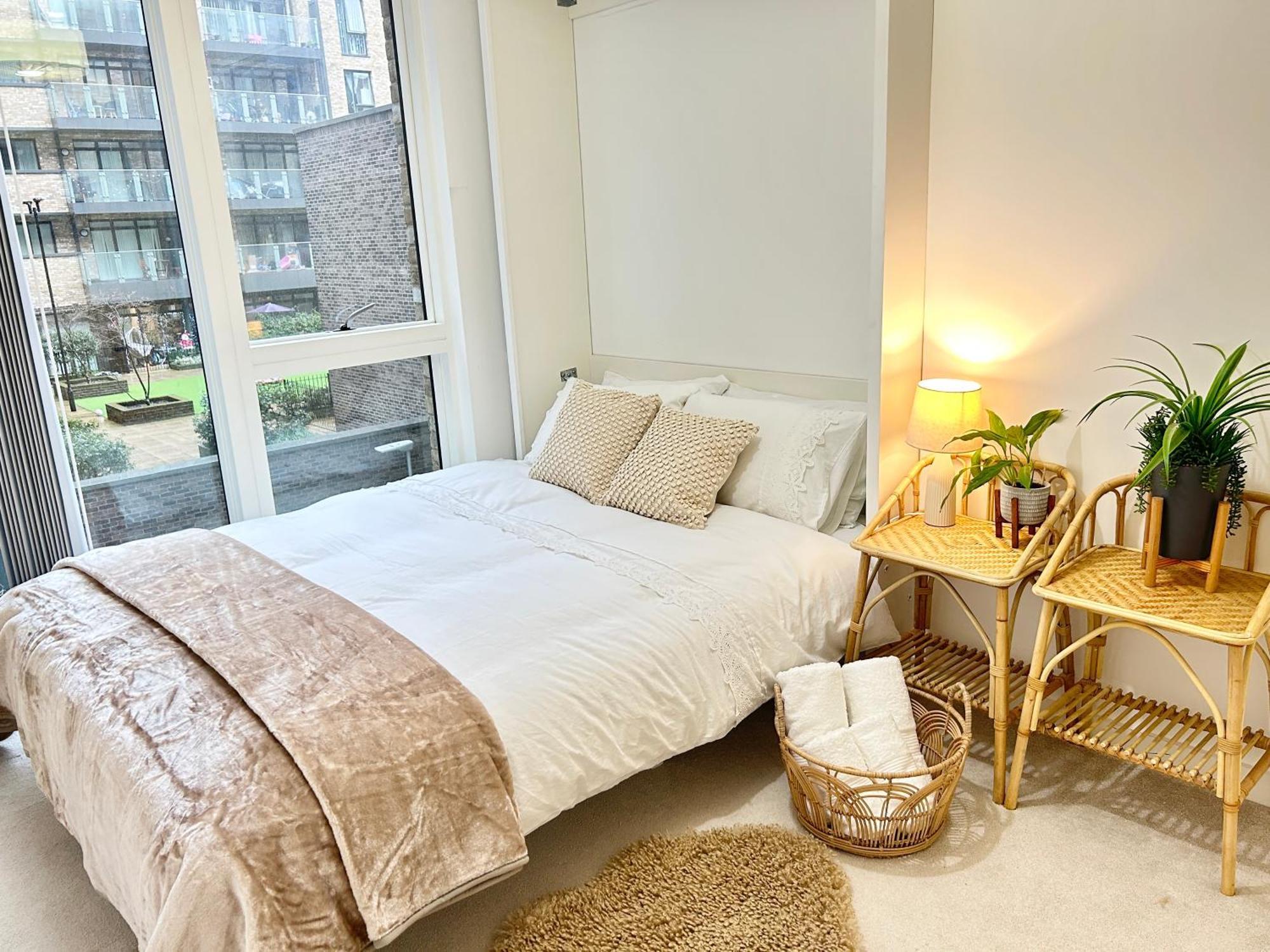 Canary Wharf, Sleeps 4, Fast Wifi, Gym, Prime Location Apartment London
