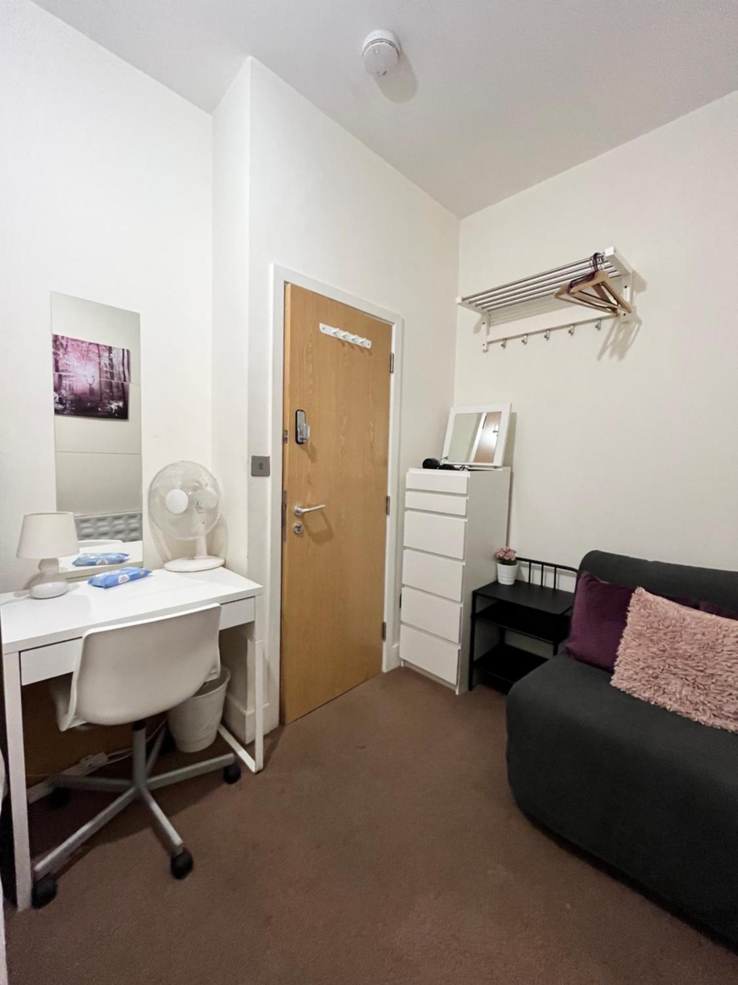 Guest house Metropolitan Coziness Private Bedrooms In Euston Station 161 *