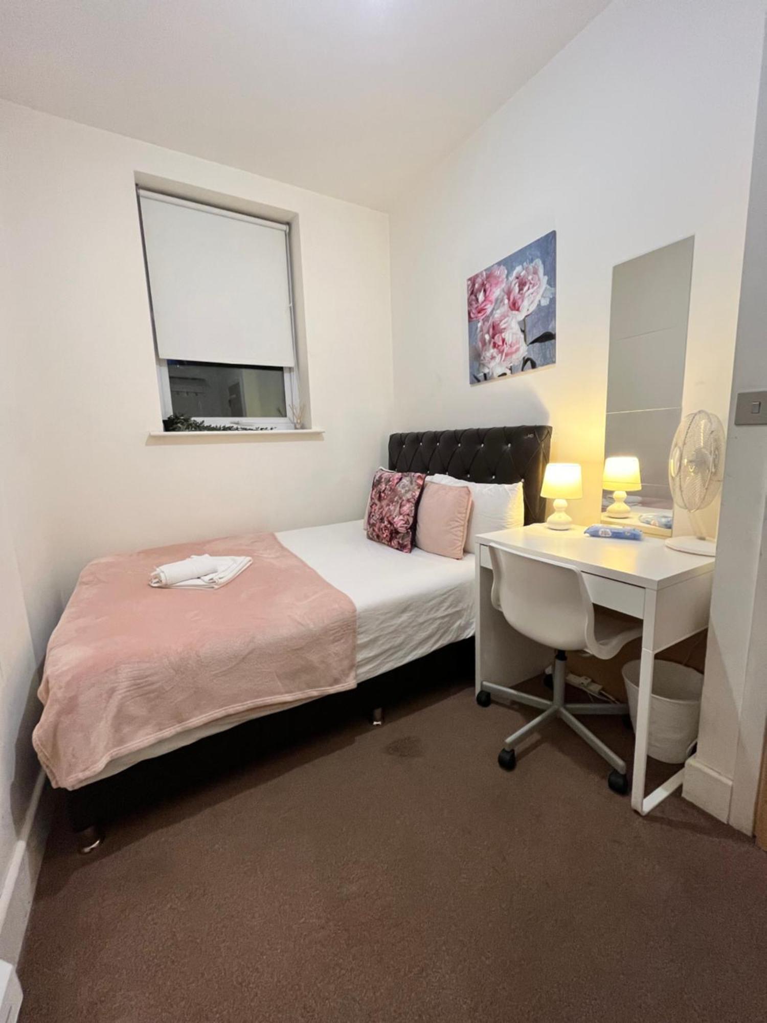Metropolitan Coziness Private Bedrooms In Euston Station 161 Guest house