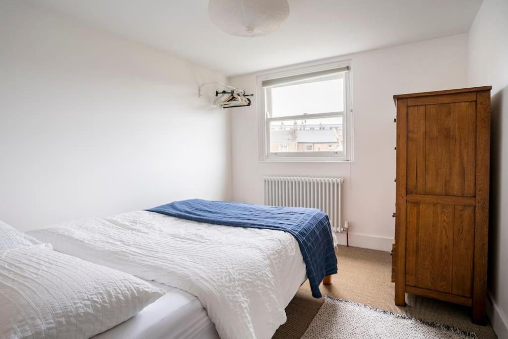 North East Loft Apartment. Stoke Newington. London