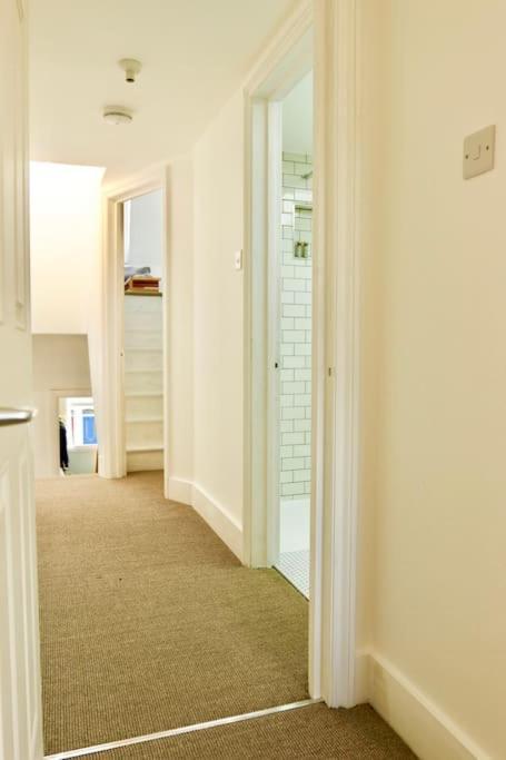 Apartment North East Loft Apartment. Stoke Newington. London