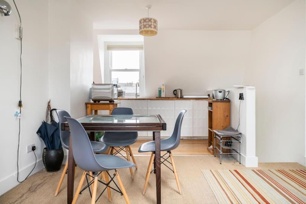 North East Loft Apartment. Stoke Newington. *