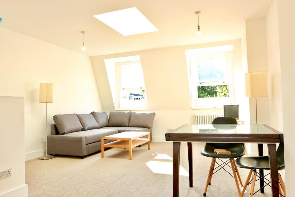 North East Loft Apartment. Stoke Newington. London