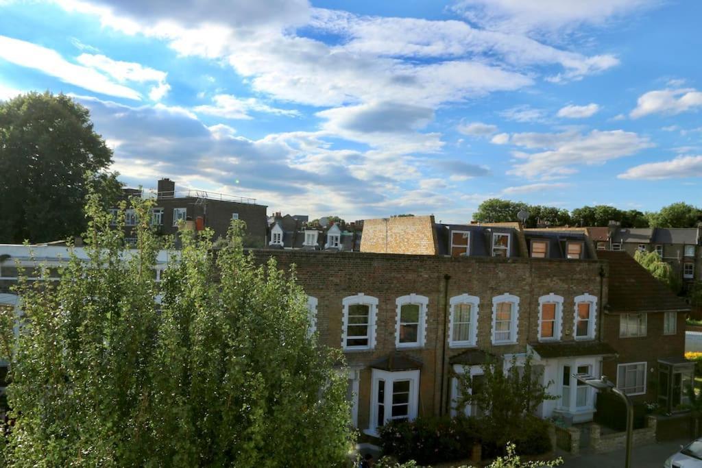 Apartment North East Loft Apartment. Stoke Newington.