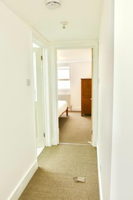 North East Loft Apartment. Stoke Newington. Apartment *