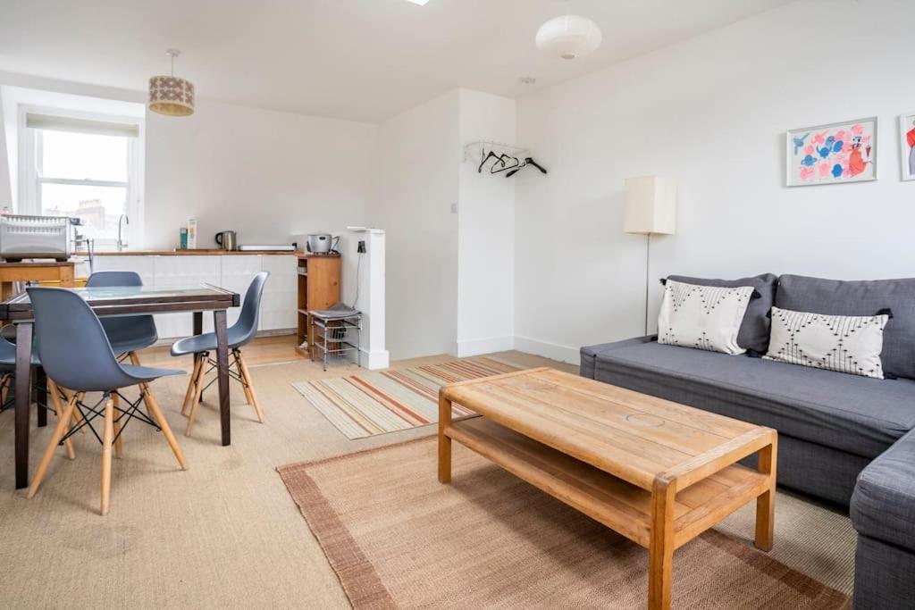 Apartment North East Loft Apartment. Stoke Newington. London
