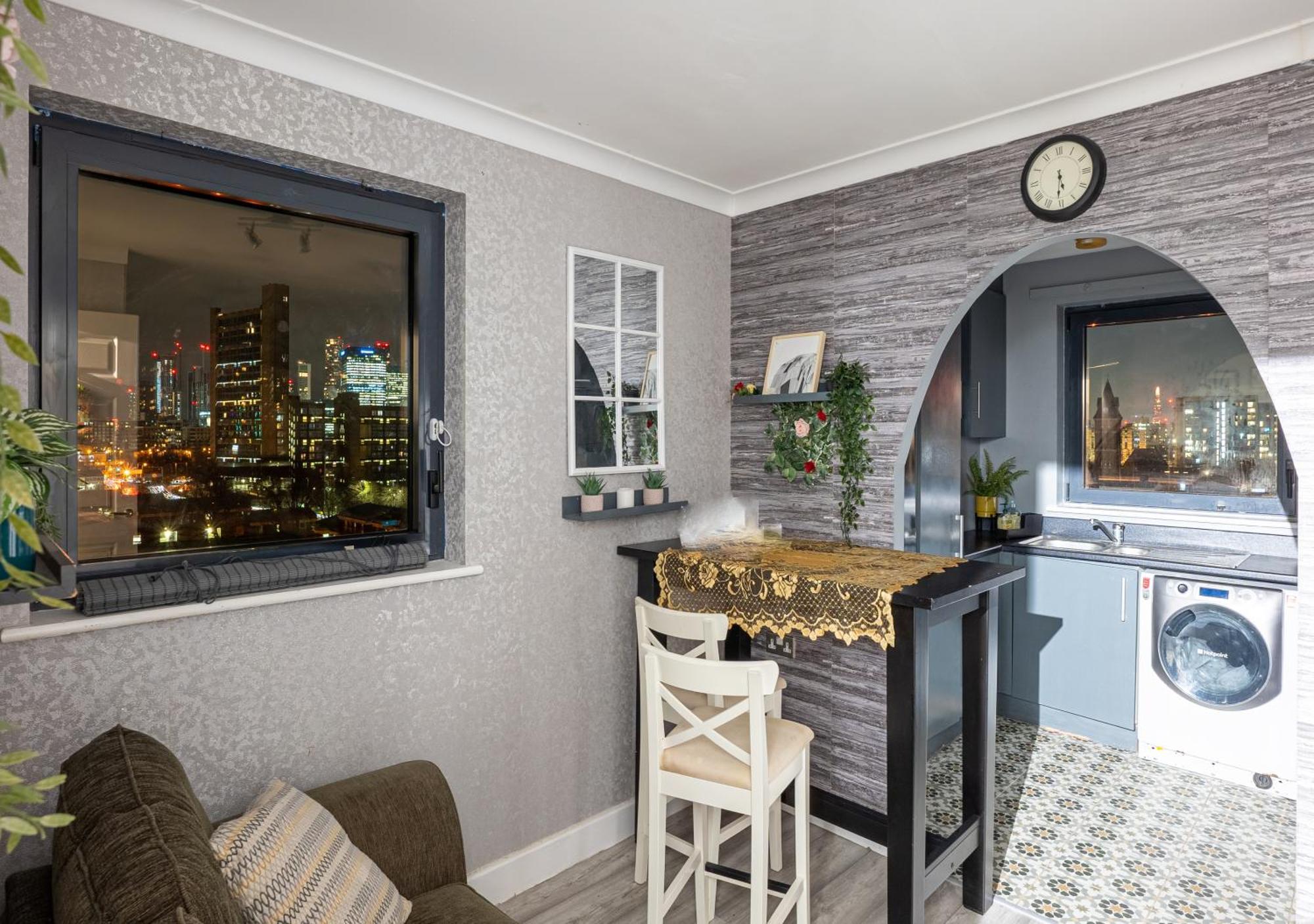 Canary Wharf Skyline Sanctuary Apartment *