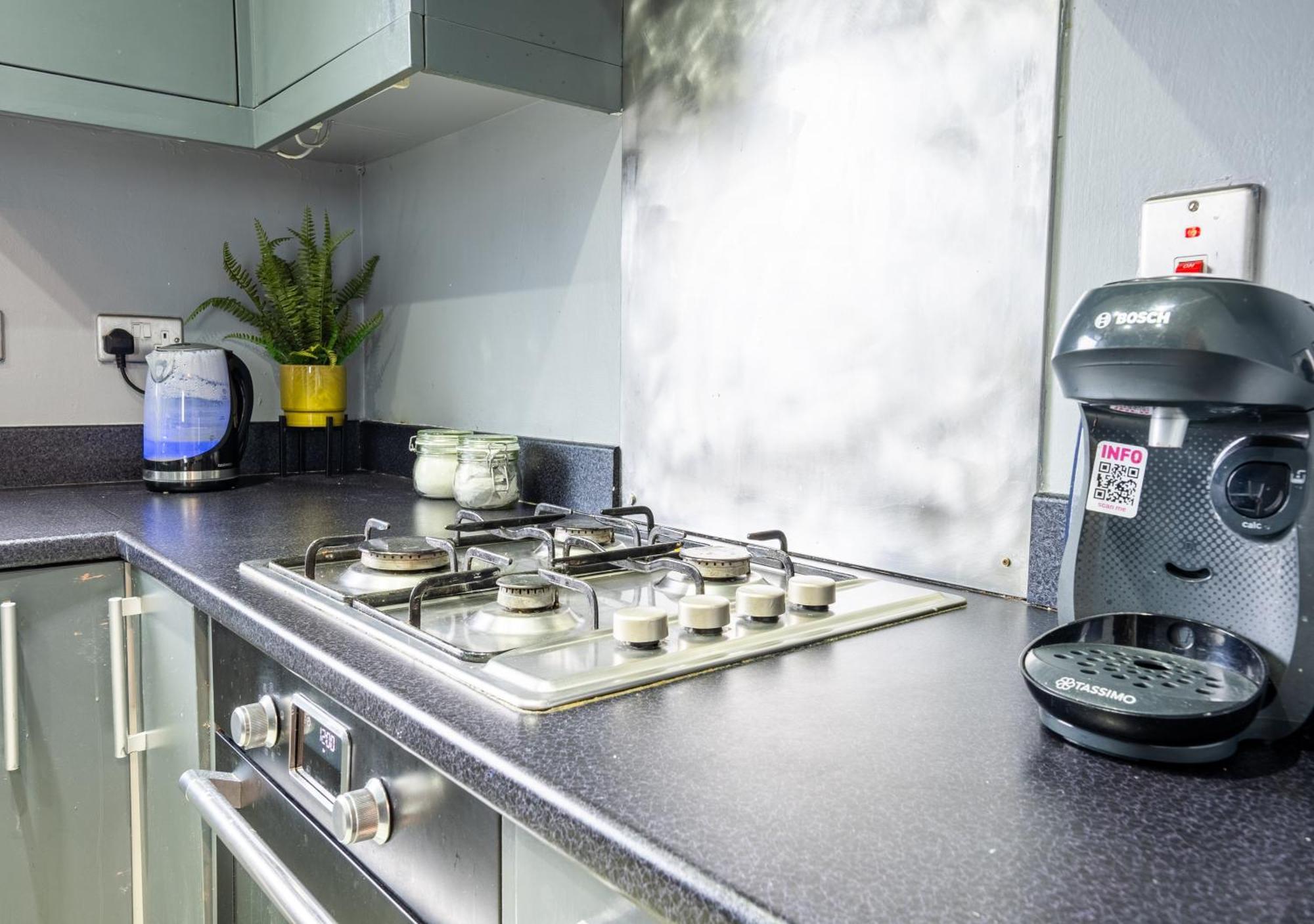 Canary Wharf Skyline Sanctuary Apartment
