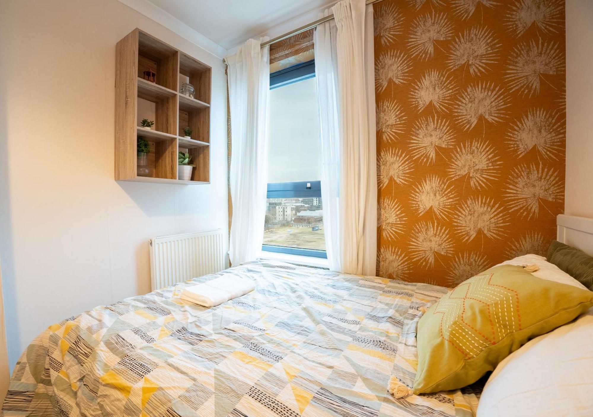 Canary Wharf Skyline Sanctuary Apartment London