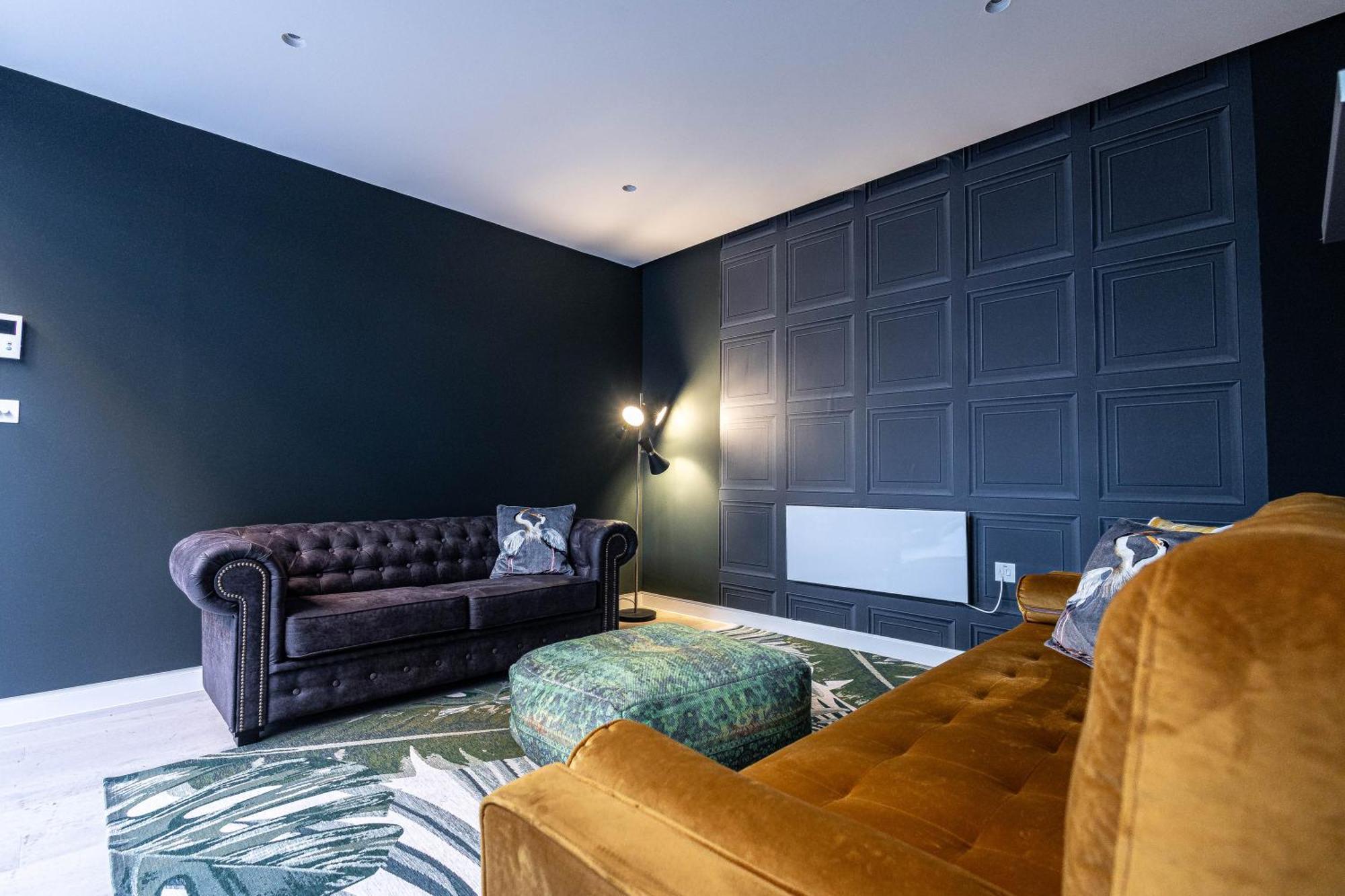 The Arches Luxurious Three Bedroom Close To Hampstead Heath With Garden Balcony And Courtyard Apartment *
