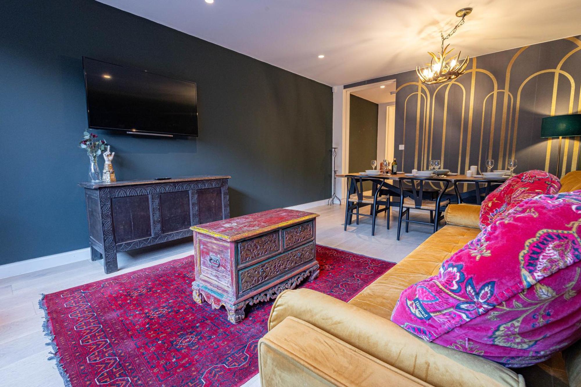 Apartment The Arches Luxurious Three Bedroom Close To Hampstead Heath With Garden Balcony And Courtyard *