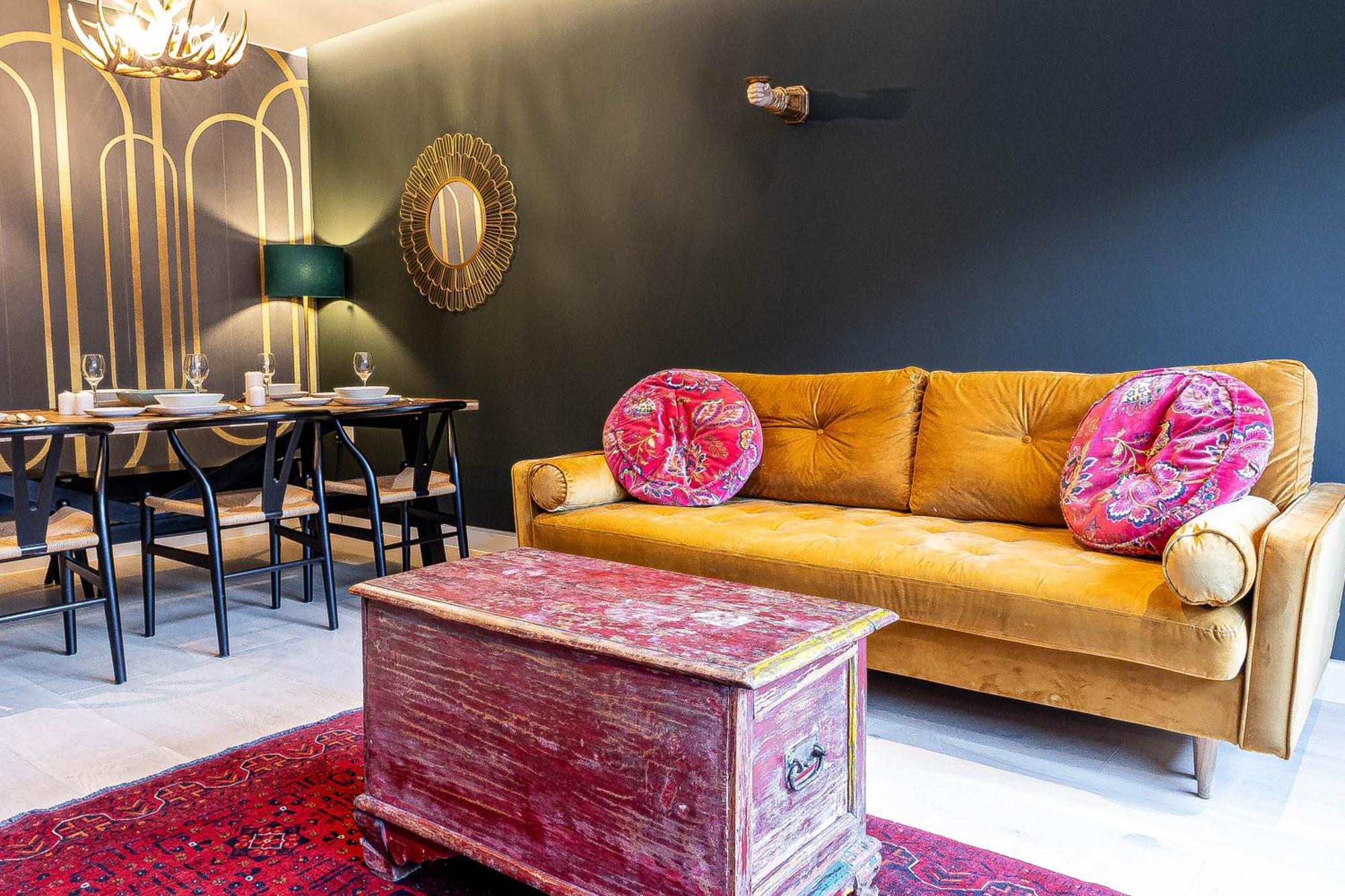 The Arches Luxurious Three Bedroom Close To Hampstead Heath With Garden Balcony And Courtyard Apartment